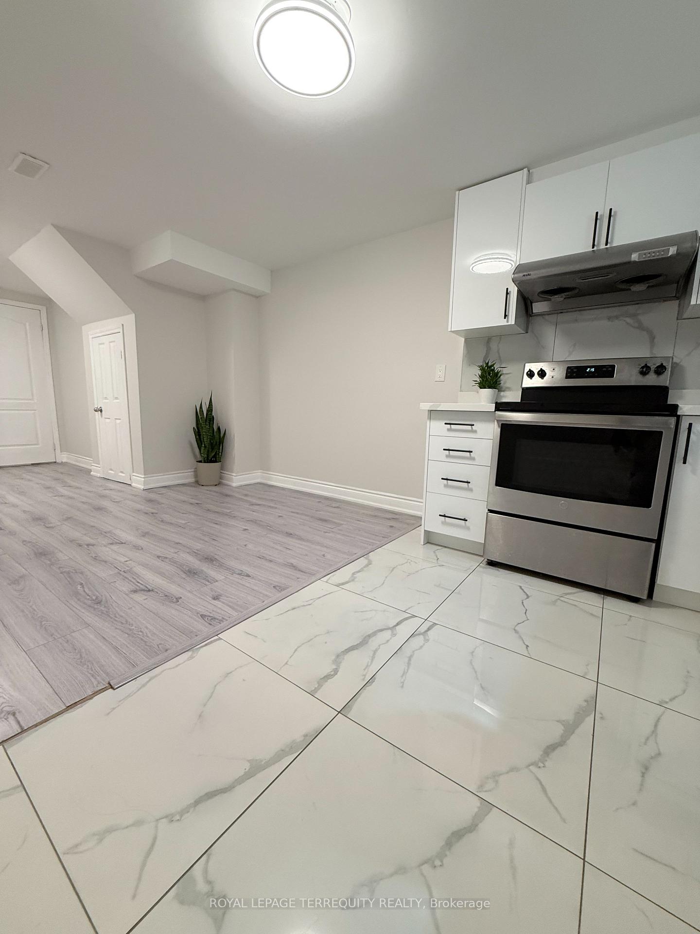 Photo 12 of Unit Lower, 15 Kaiser Drive, Vaughan, West Woodbridge — HOMEH