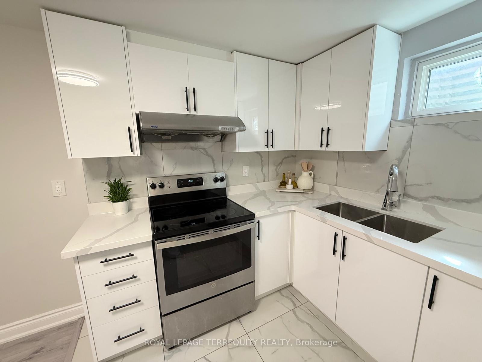 Photo 14 of Unit Lower, 15 Kaiser Drive, Vaughan, West Woodbridge — HOMEH