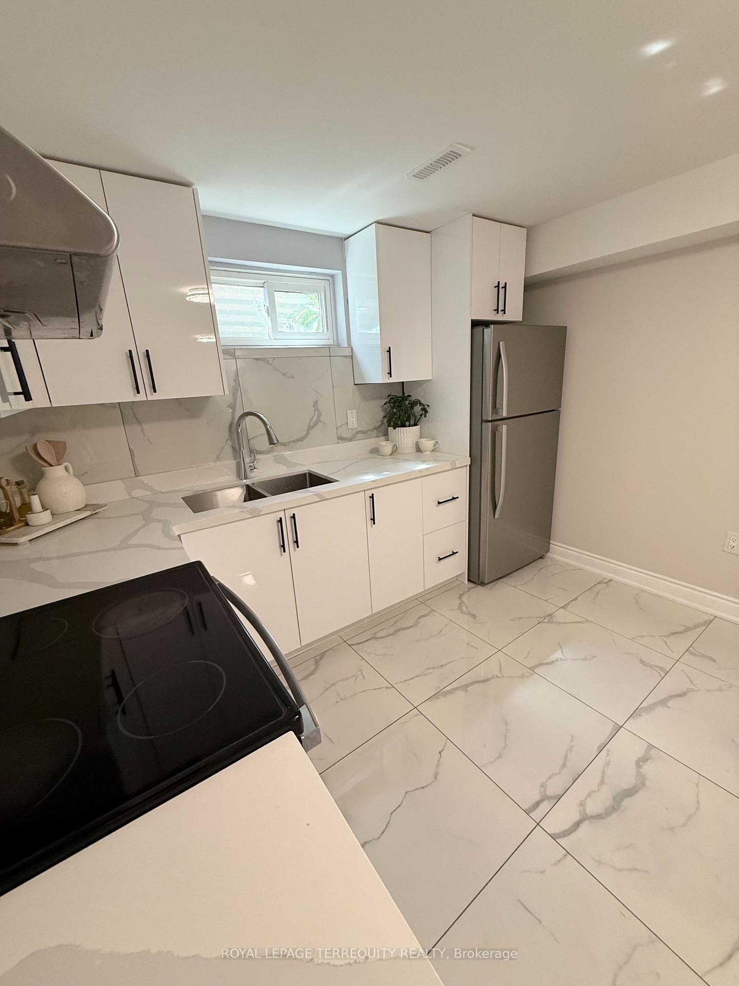 Photo 15 of Unit Lower, 15 Kaiser Drive, Vaughan, West Woodbridge — HOMEH