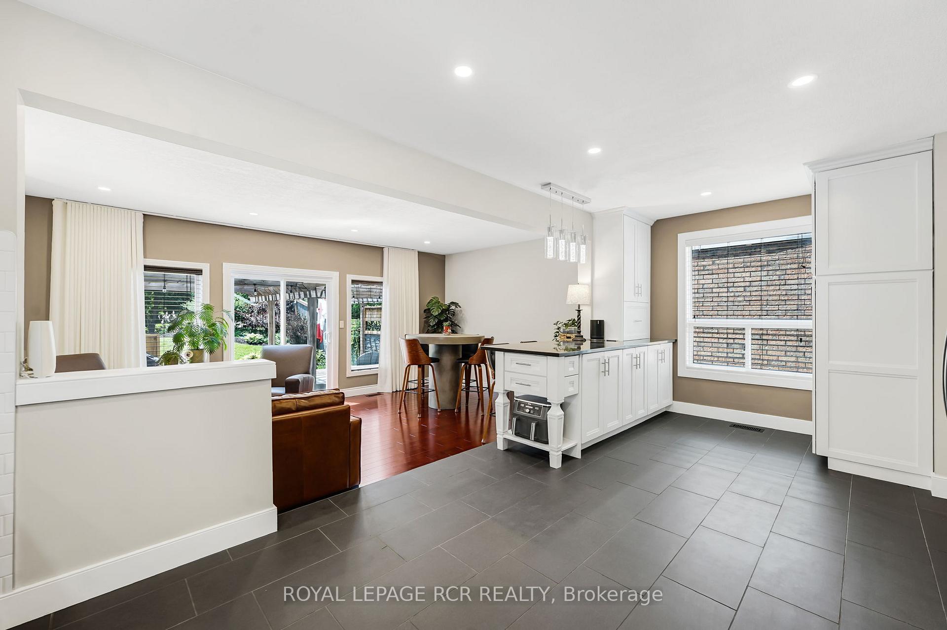 Photo 10 of 477 Brigantine Drive, Waterloo — HOMEH