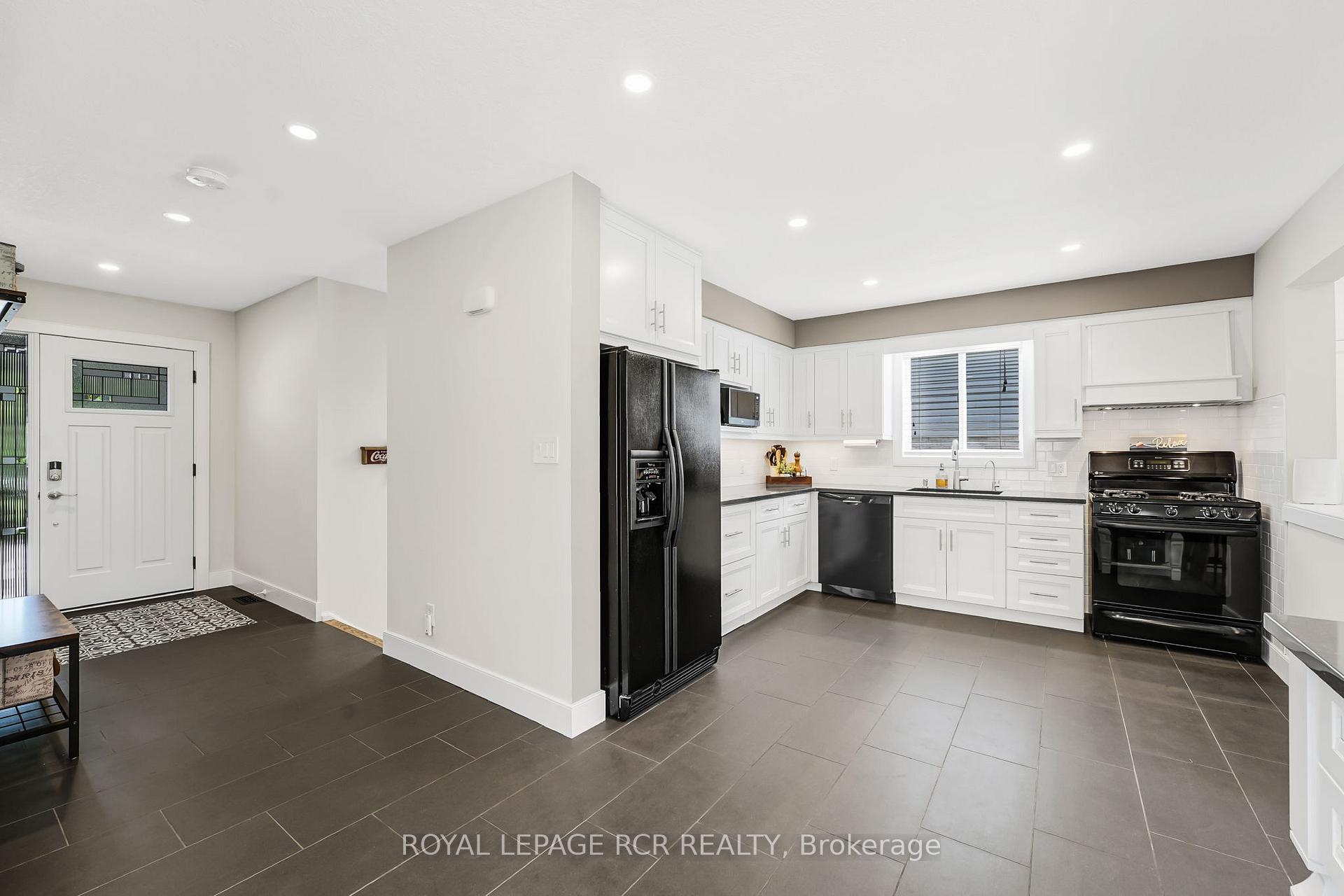 Photo 13 of 477 Brigantine Drive, Waterloo — HOMEH