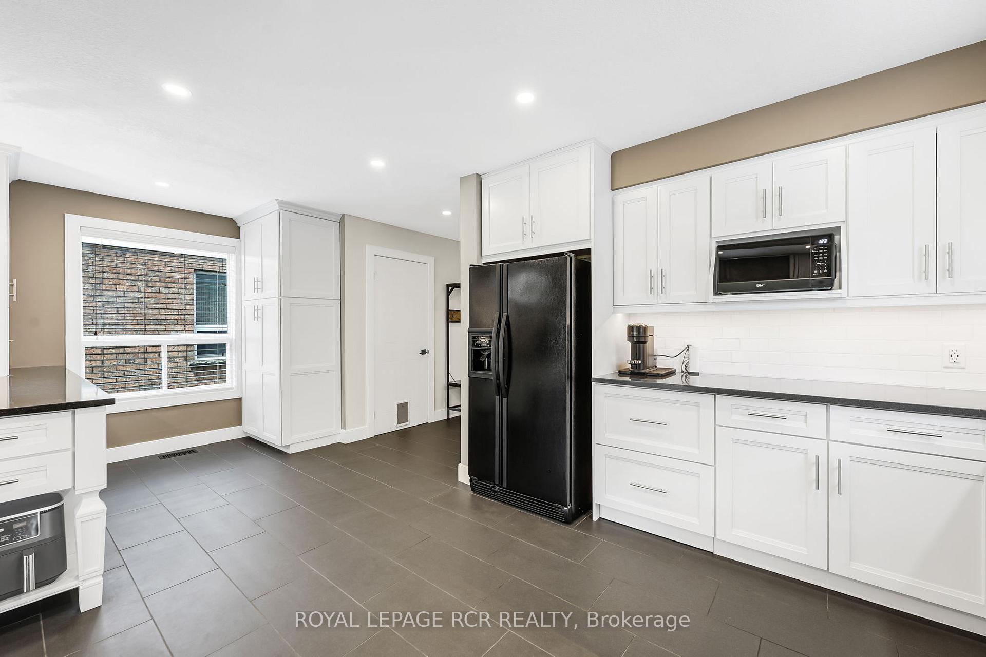 Photo 15 of 477 Brigantine Drive, Waterloo — HOMEH