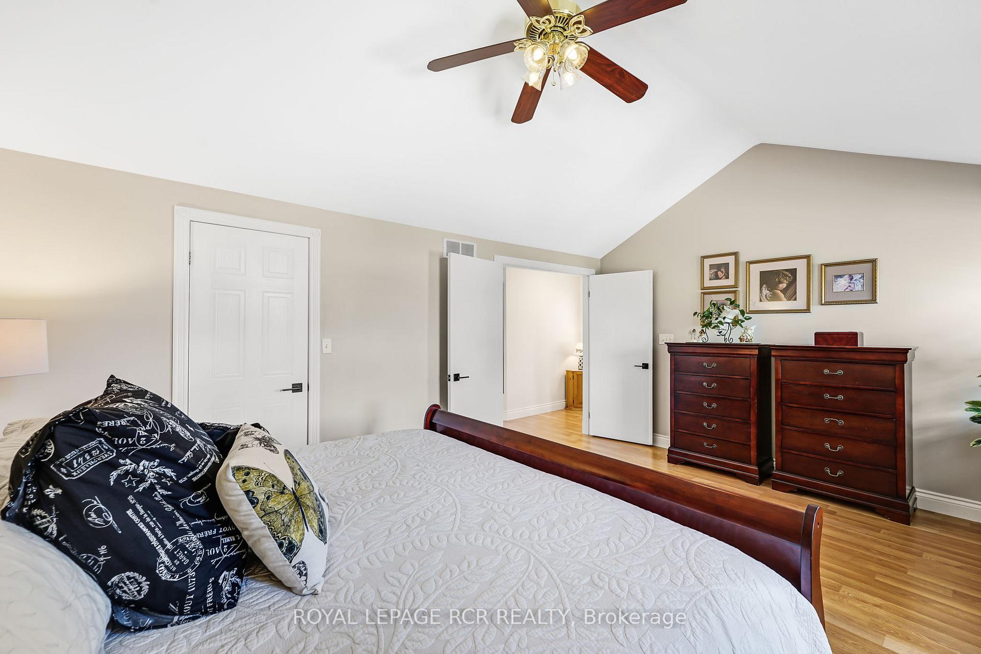 Photo 19 of 477 Brigantine Drive, Waterloo — HOMEH