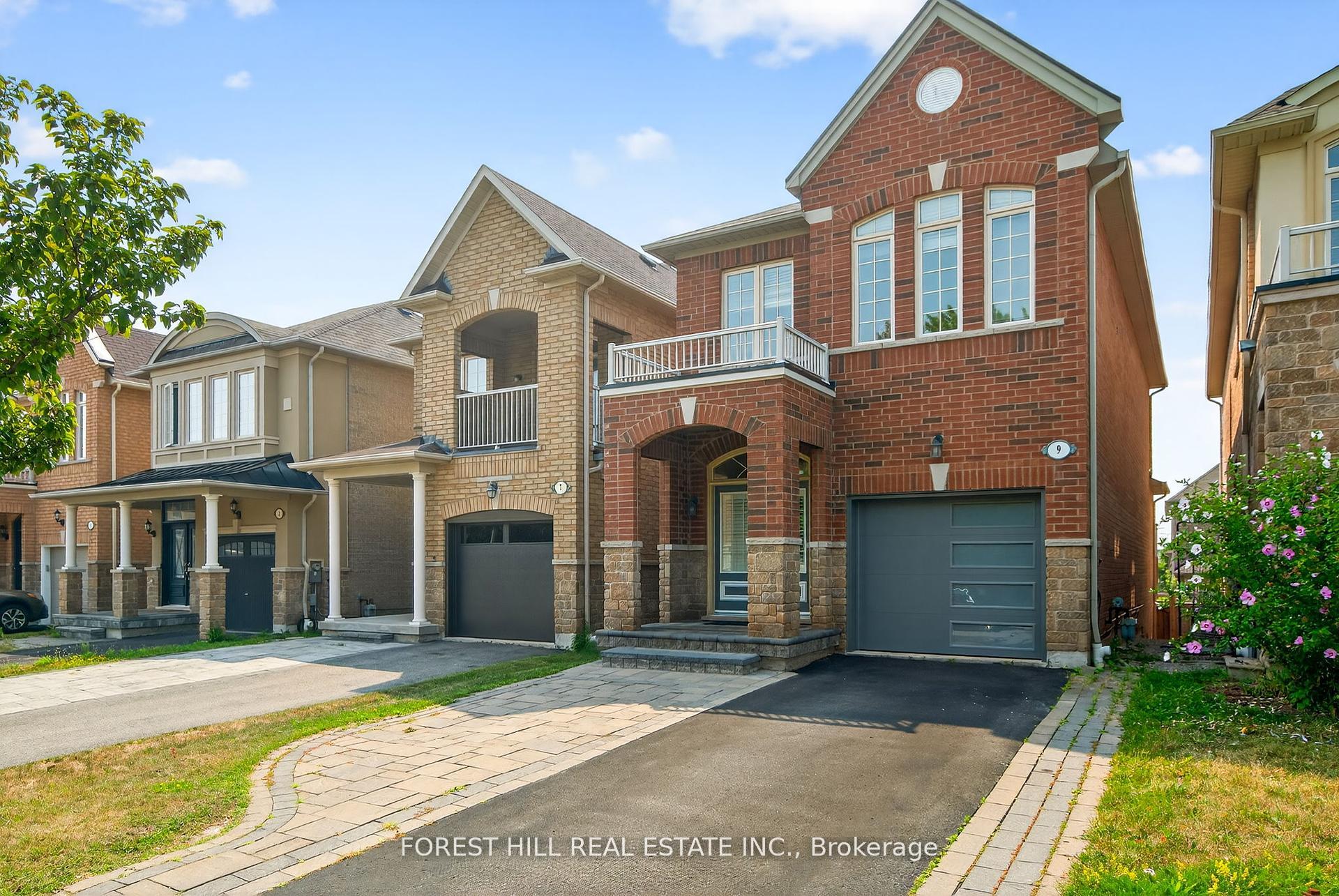 Photo 2 of 9 Robert Green Crescent, Vaughan, Patterson — HOMEH