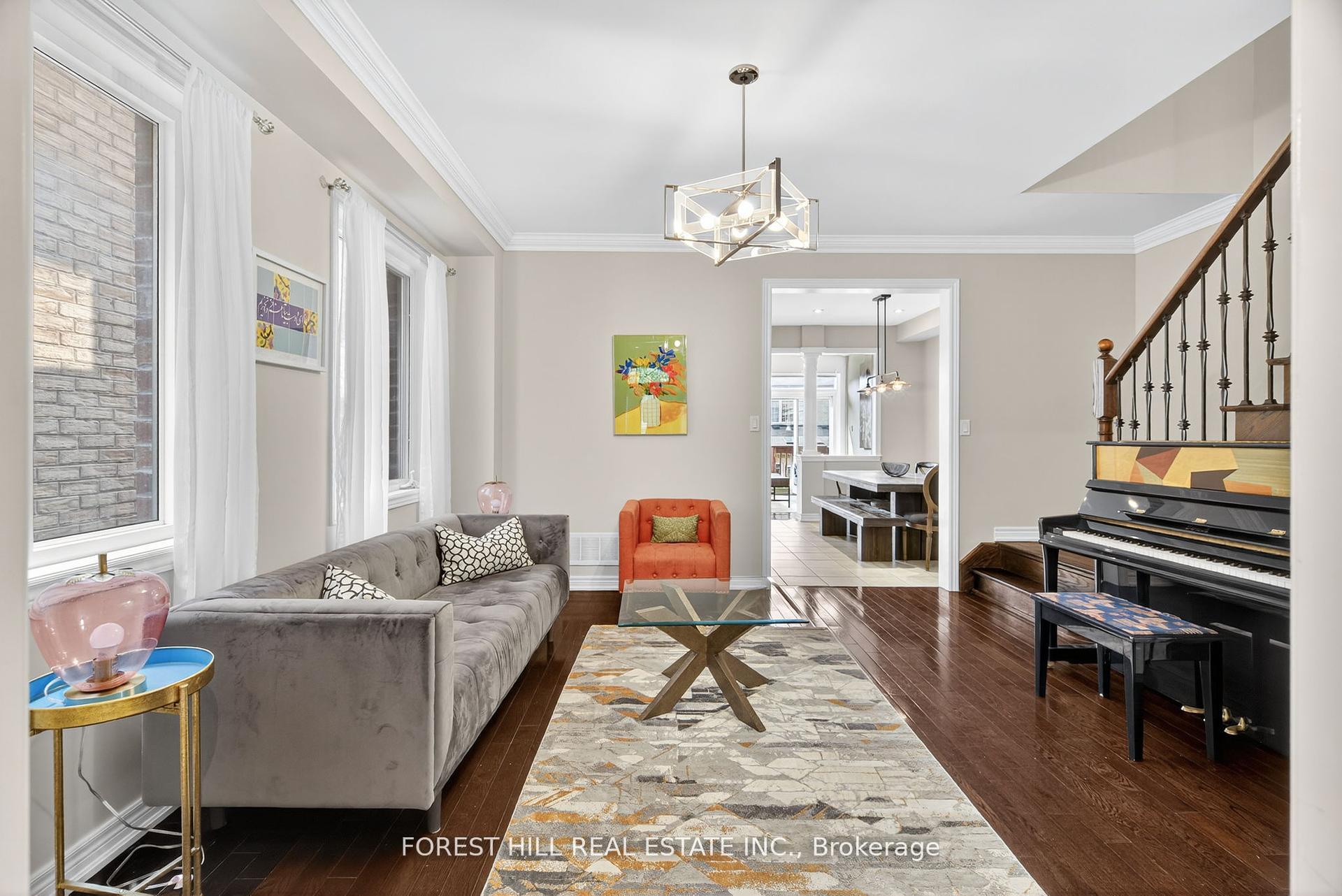 Photo 4 of 9 Robert Green Crescent, Vaughan, Patterson — HOMEH