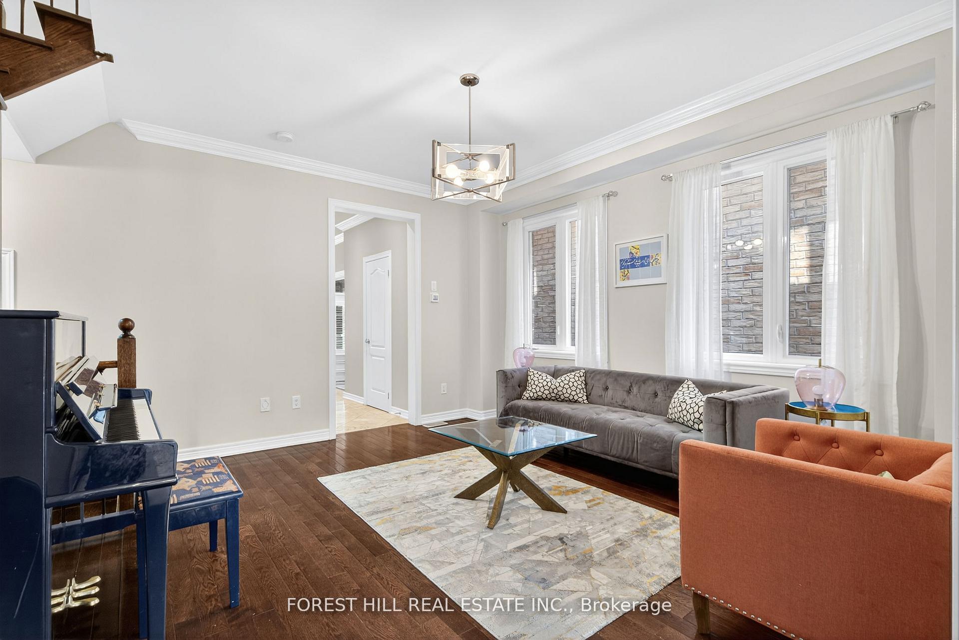 Photo 5 of 9 Robert Green Crescent, Vaughan, Patterson — HOMEH