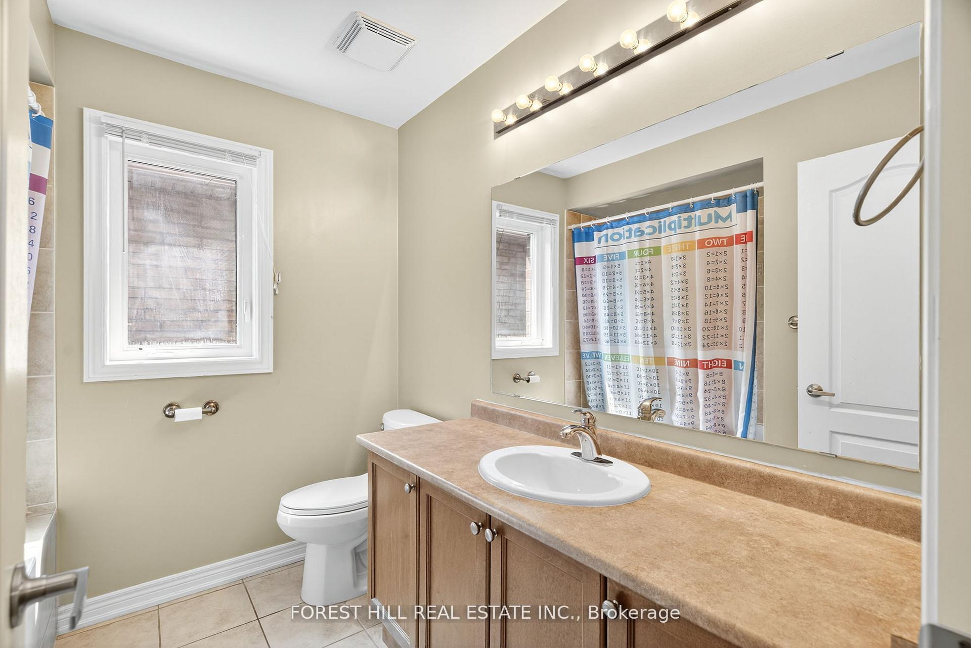 Photo 17 of 9 Robert Green Crescent, Vaughan, Patterson — HOMEH