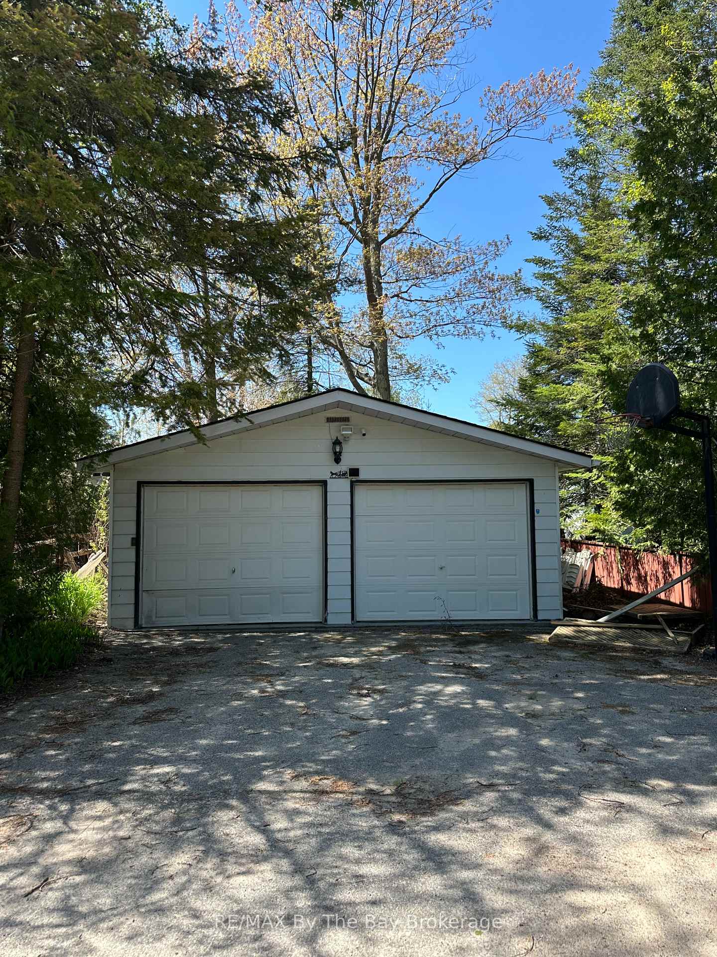 Photo 4 of 37 37th Street N, Wasaga Beach — HOMEH