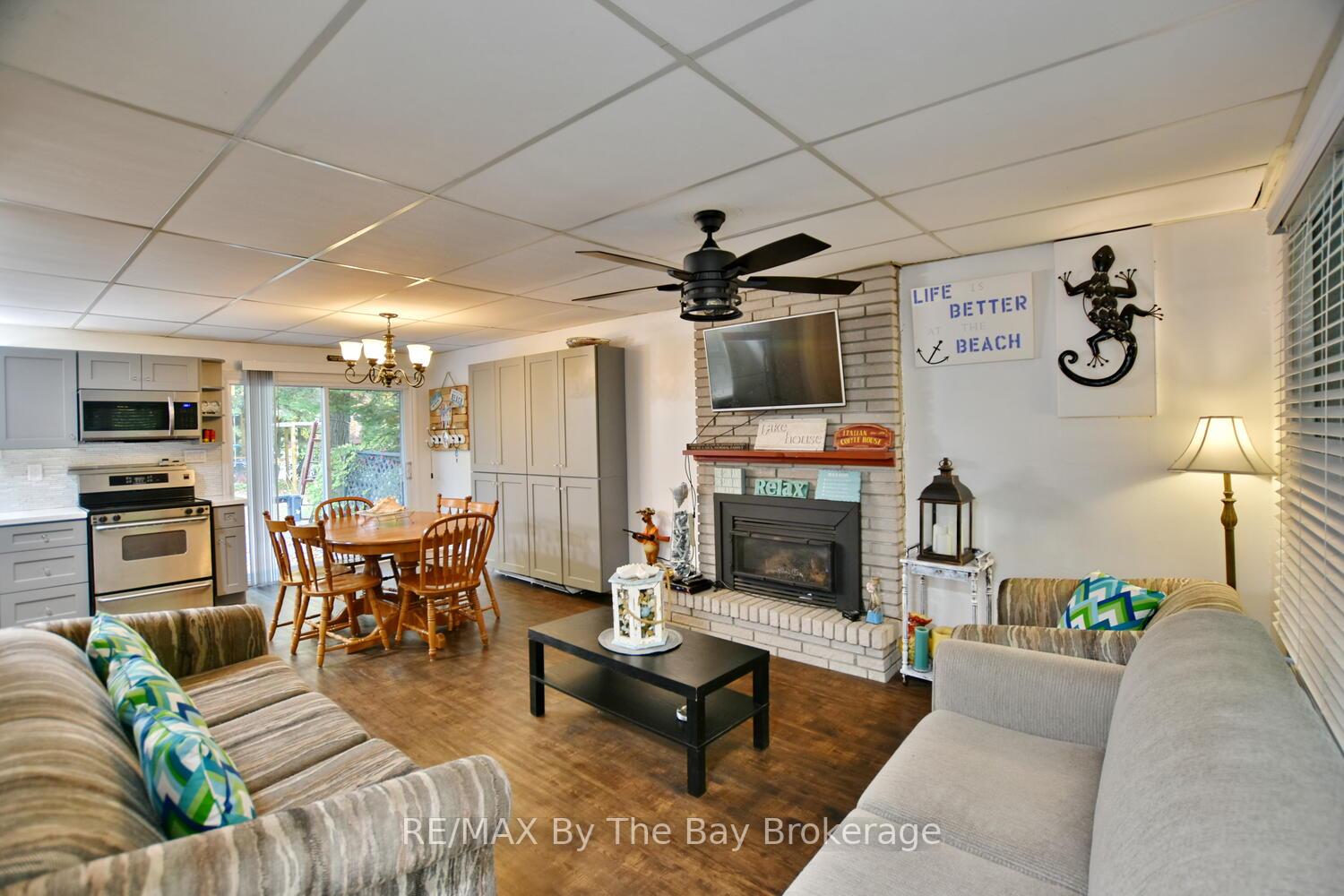 Photo 5 of 37 37th Street N, Wasaga Beach — HOMEH