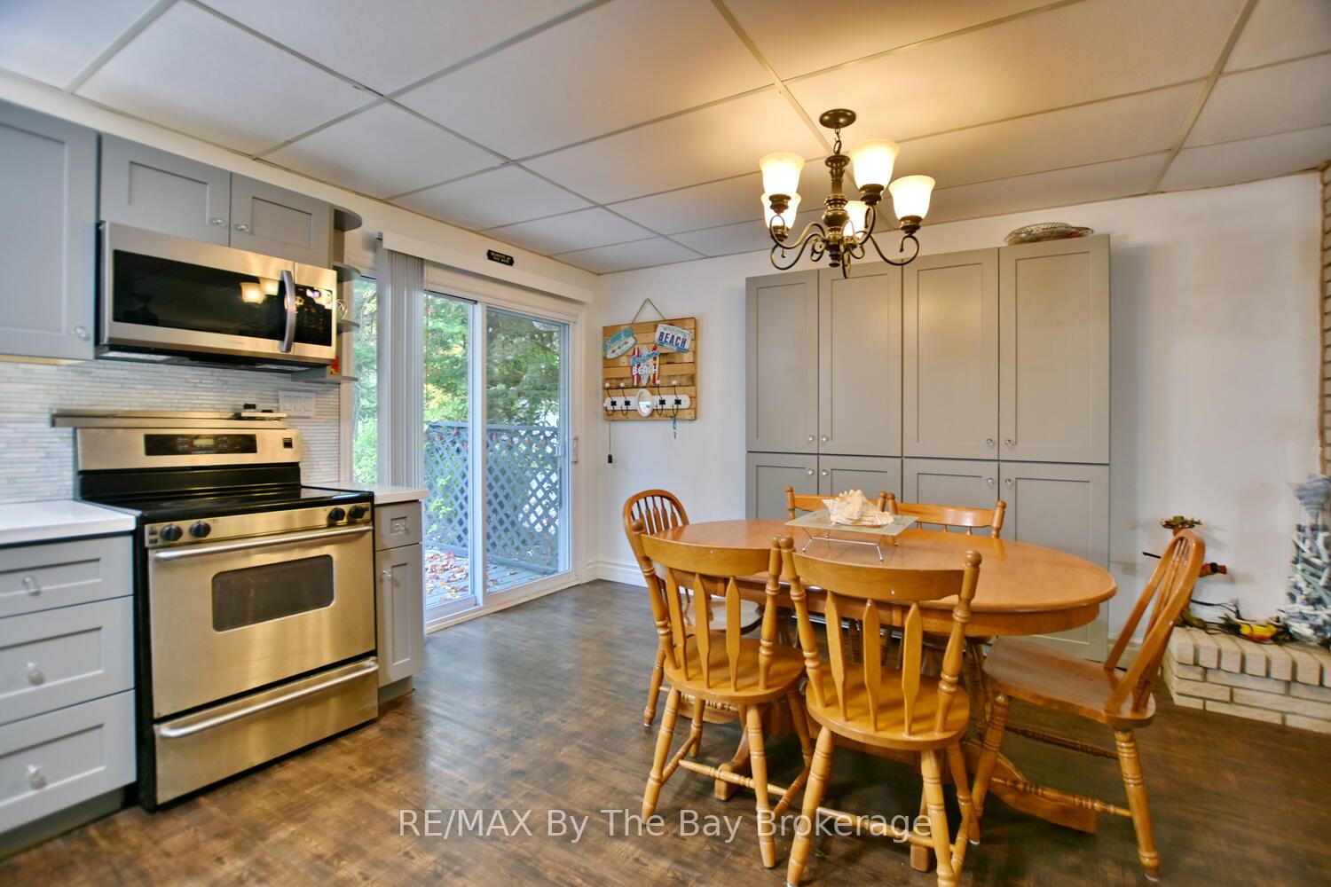 Photo 10 of 37 37th Street N, Wasaga Beach — HOMEH