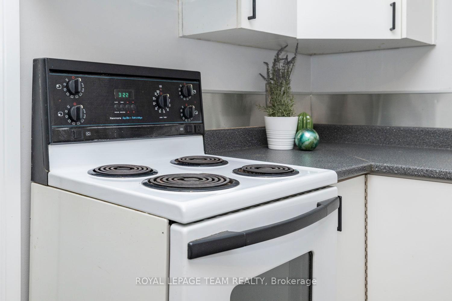 Photo 19 of 471 Parkdale Avenue, Ottawa, Hintonburg — HOMEH