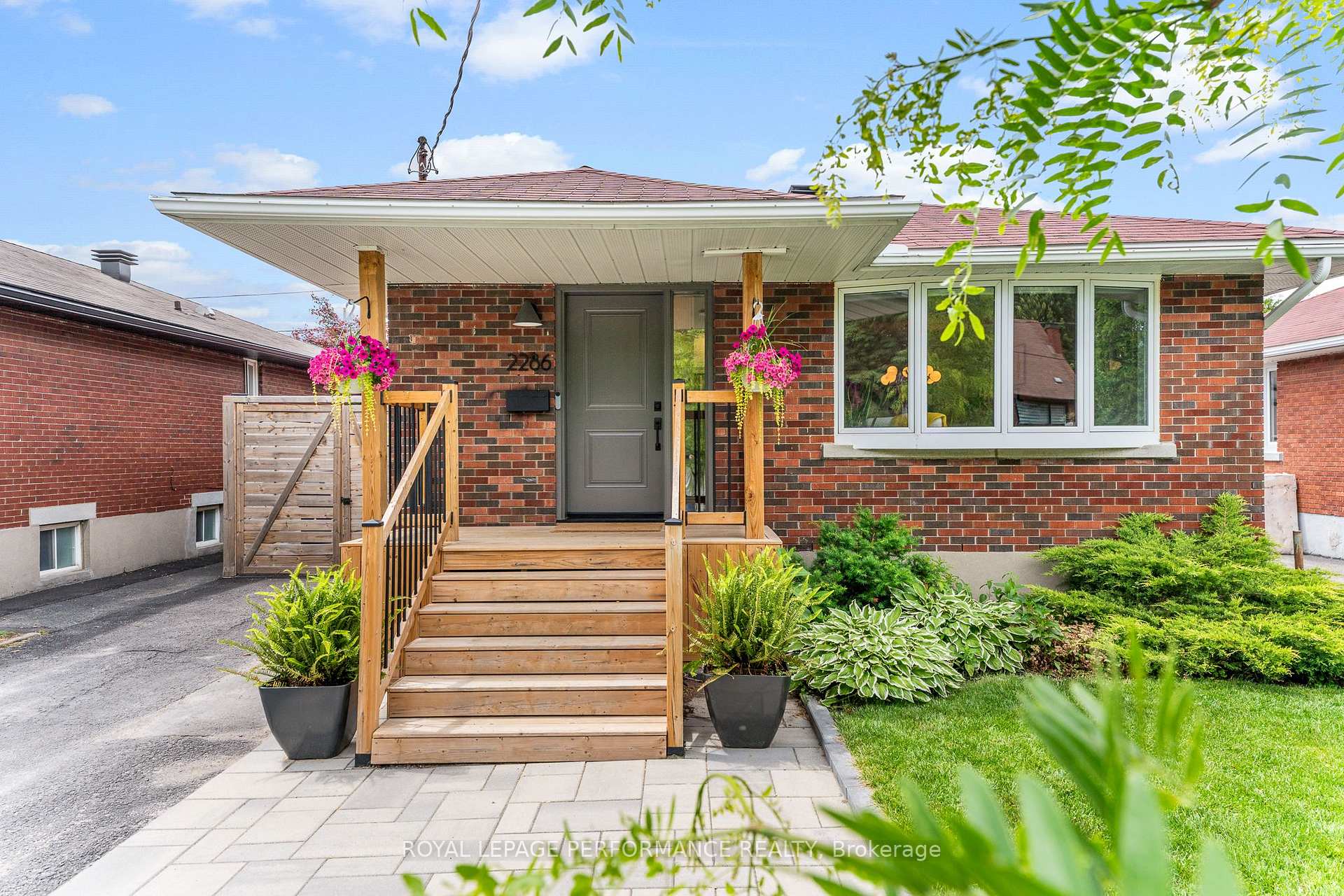 Photo 1 of 2286 Utah Street, Ottawa, Alta Vista — HOMEH