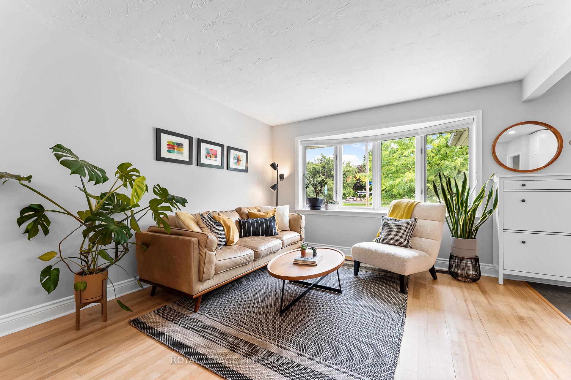 Photo 4 of 2286 Utah Street, Ottawa, Alta Vista — HOMEH