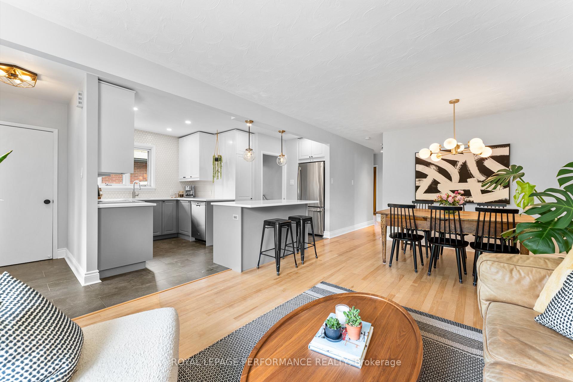 Photo 8 of 2286 Utah Street, Ottawa, Alta Vista — HOMEH