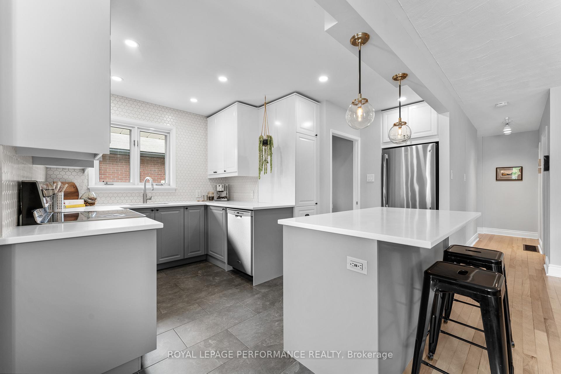 Photo 17 of 2286 Utah Street, Ottawa, Alta Vista — HOMEH