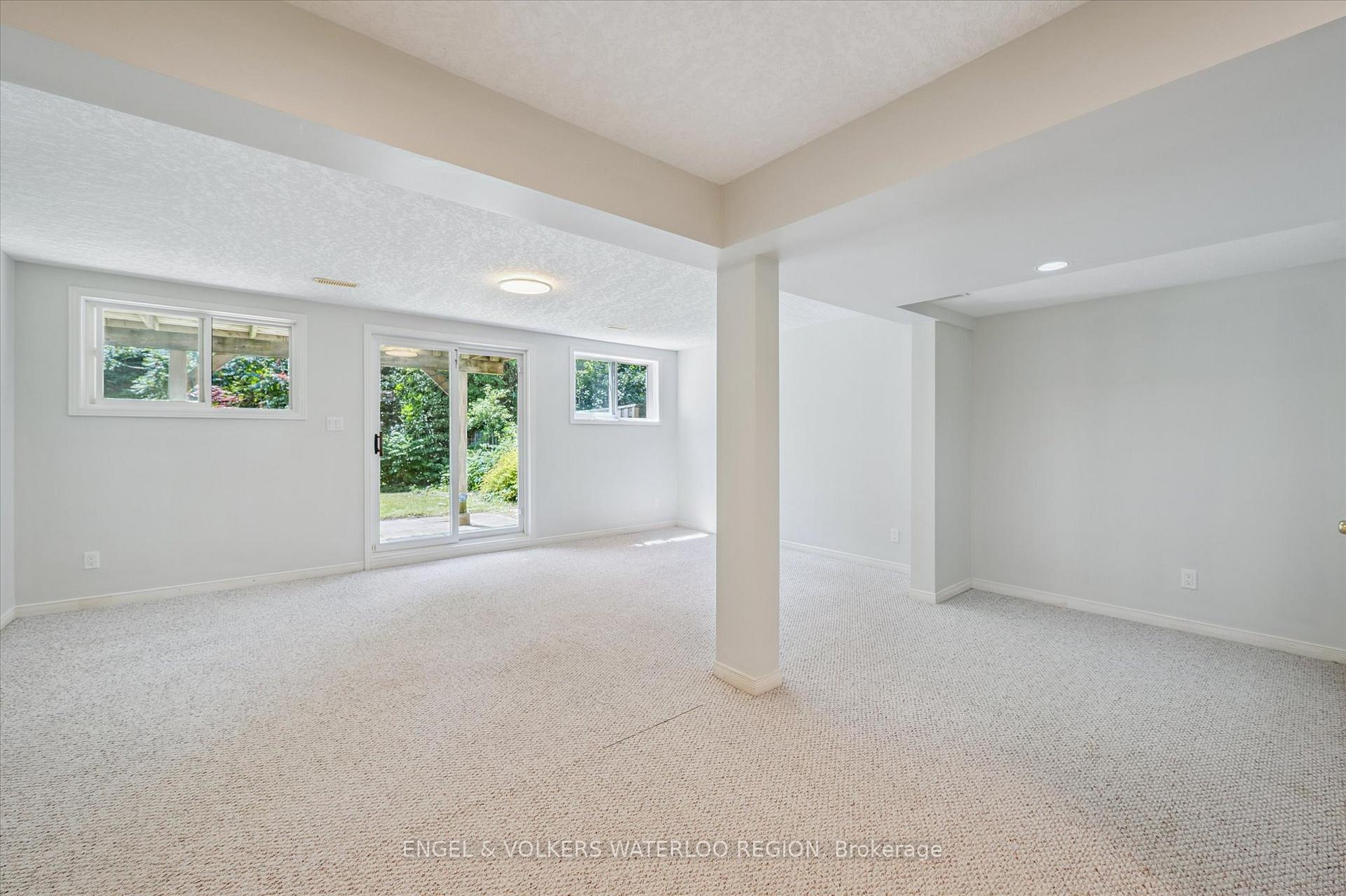 Photo 3 of 443 Laurel Gate Drive, Waterloo — HOMEH