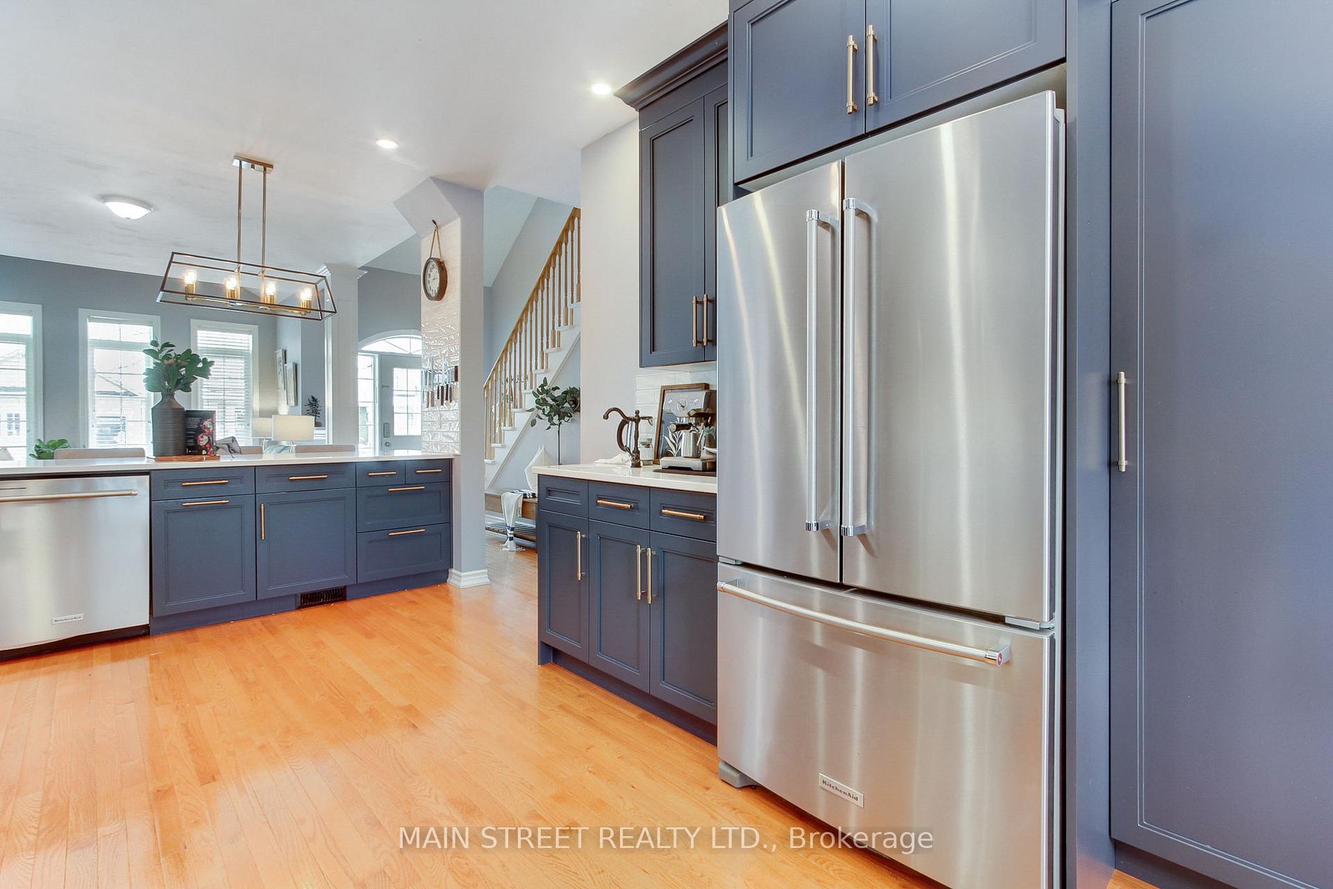Photo 7 of 27 Meadow's End Crescent, Uxbridge — HOMEH