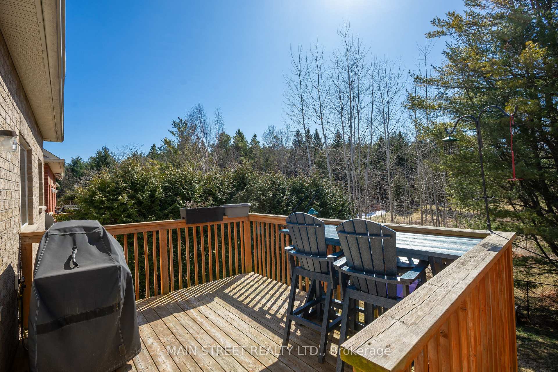 Photo 11 of 27 Meadow's End Crescent, Uxbridge — HOMEH