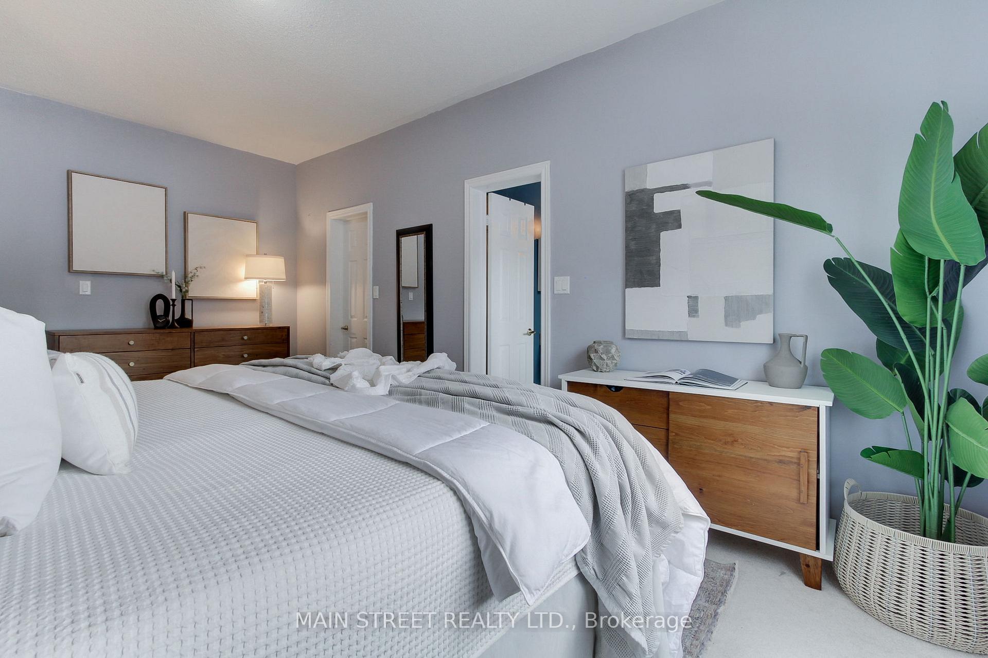 Photo 14 of 27 Meadow's End Crescent, Uxbridge — HOMEH