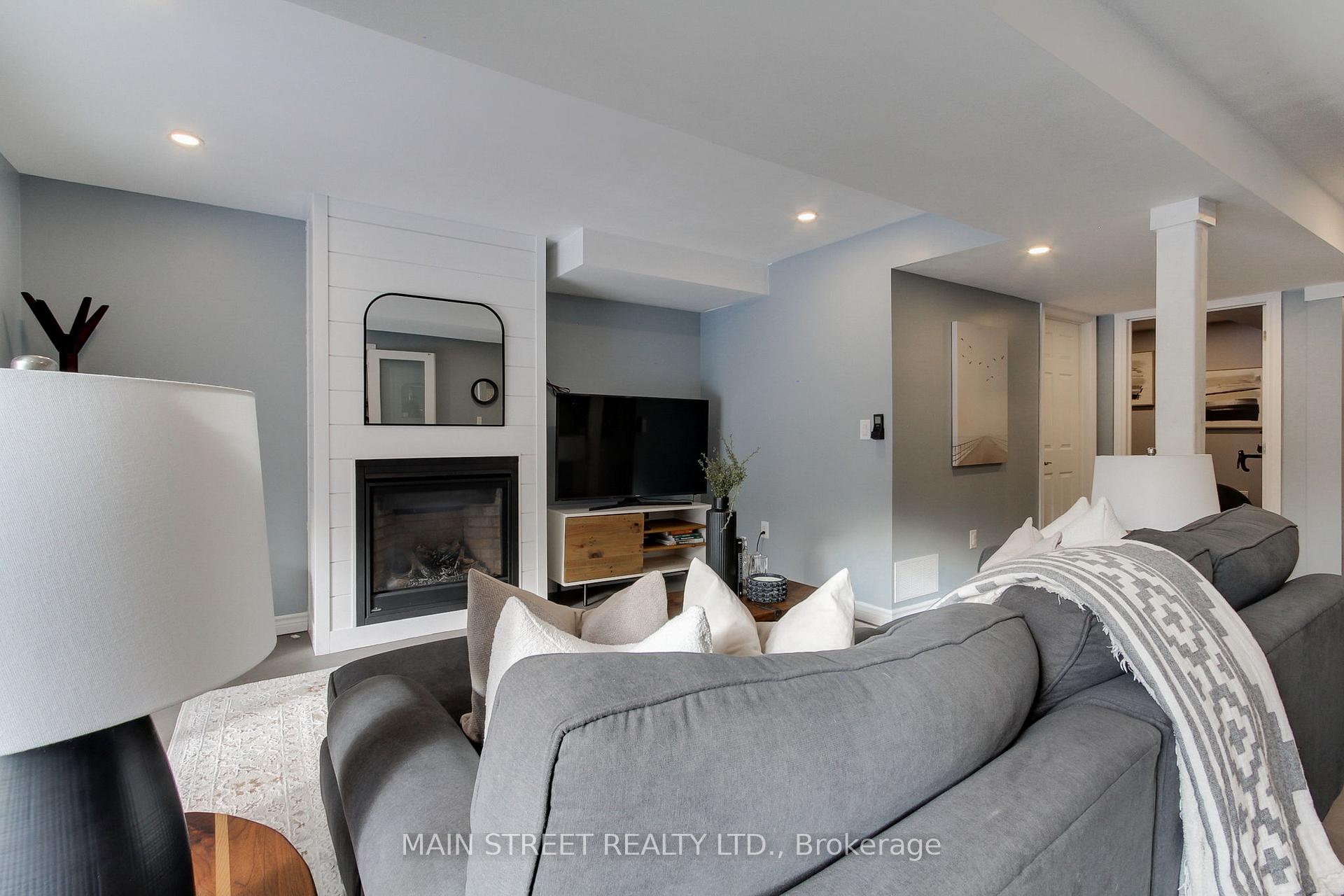 Photo 23 of 27 Meadow's End Crescent, Uxbridge — HOMEH