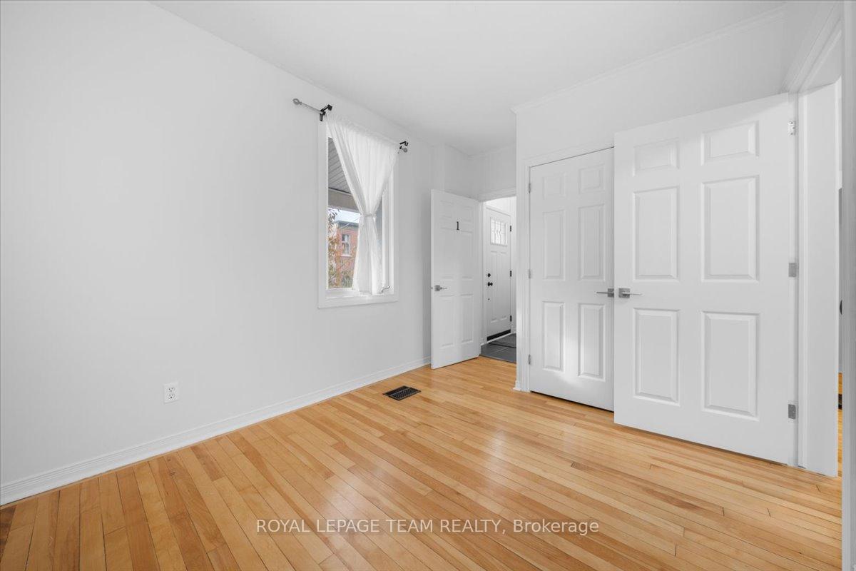 Photo 3 of Unit 1, 135 Upper Lorne Place, Ottawa, West Centre Town — HOMEH