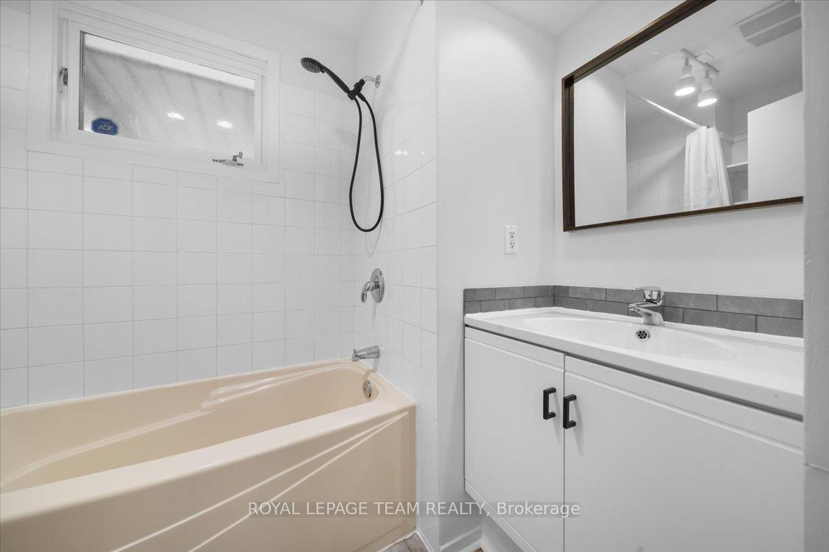 Photo 7 of Unit 1, 135 Upper Lorne Place, Ottawa, West Centre Town — HOMEH