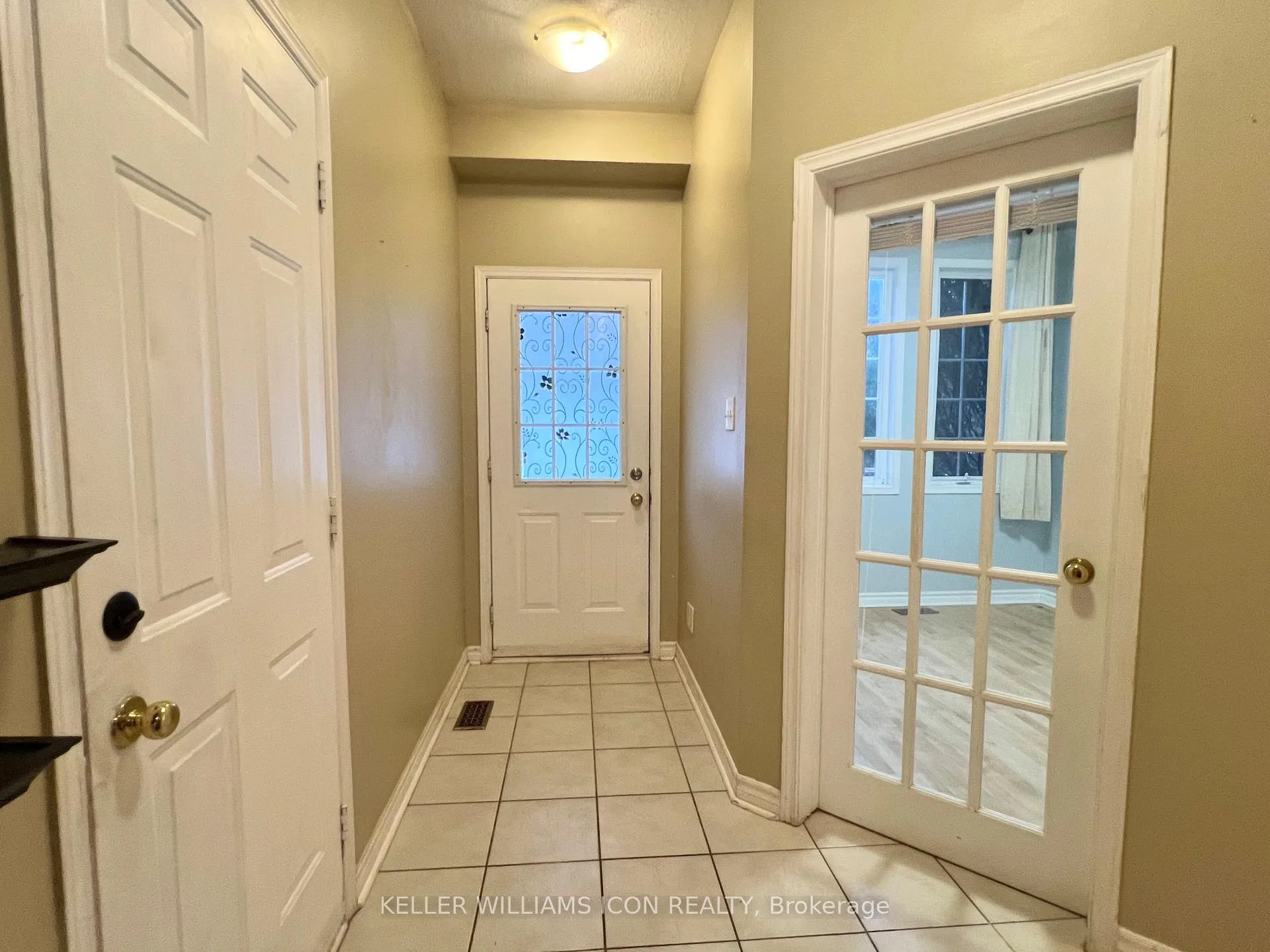 Photo 3 of 21 Karendale Street, Ottawa, Barrhaven East — HOMEH