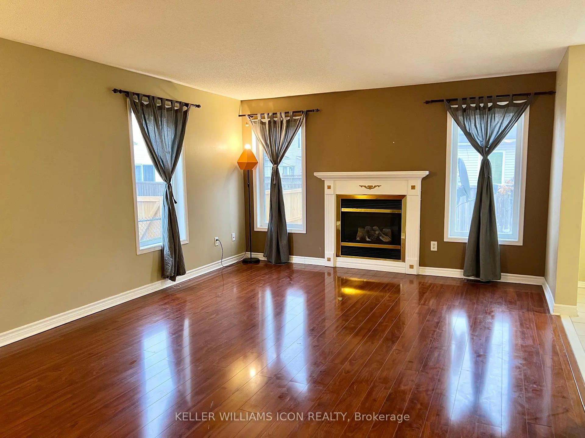 Photo 9 of 21 Karendale Street, Ottawa, Barrhaven East — HOMEH