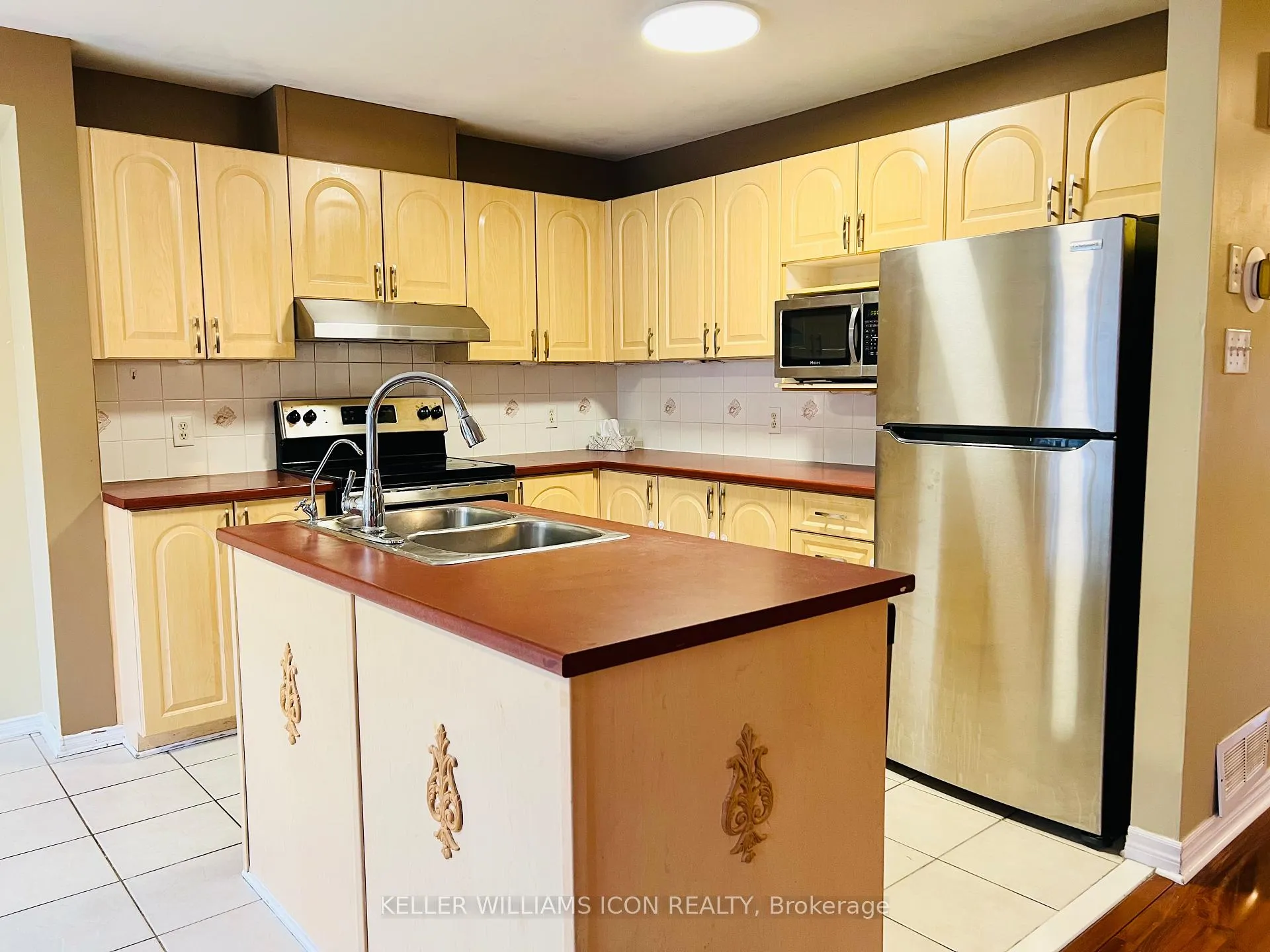 Photo 10 of 21 Karendale Street, Ottawa, Barrhaven East — HOMEH