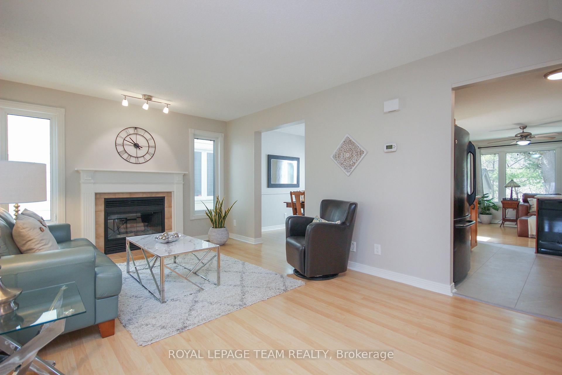 Photo 5 of 56 Forestview Crescent, Ottawa, Westcliffe Estates — HOMEH