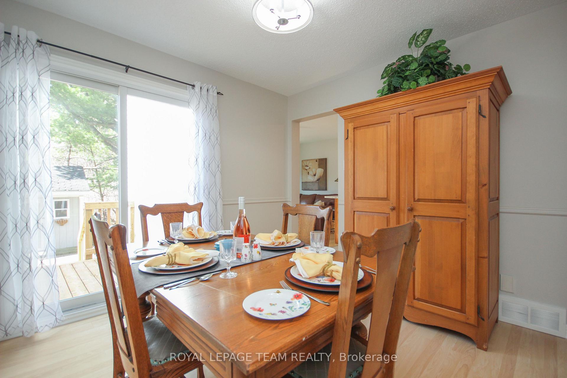 Photo 14 of 56 Forestview Crescent, Ottawa, Westcliffe Estates — HOMEH