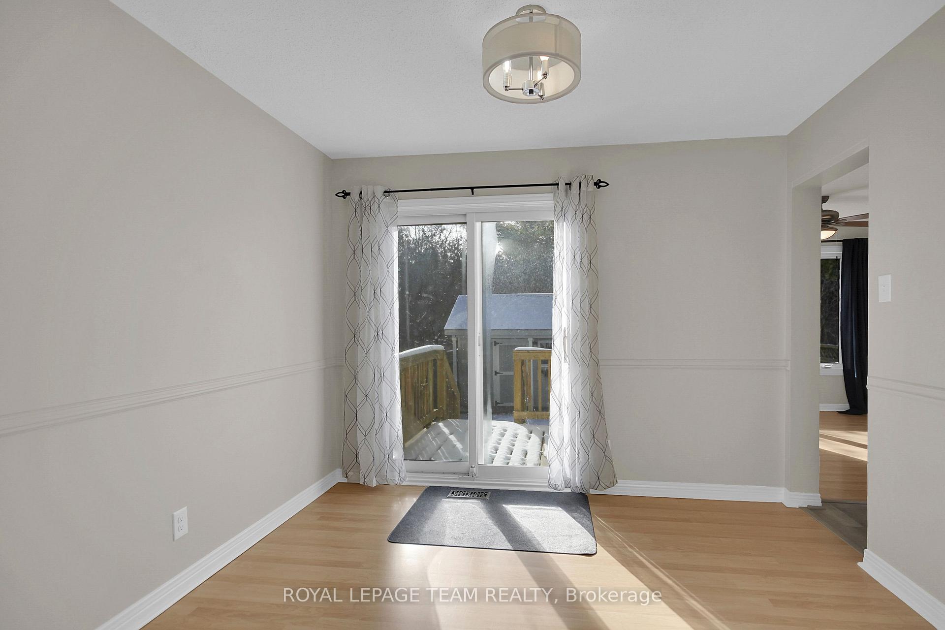 Photo 12 of 56 Forestview Crescent, Ottawa, Westcliffe Estates — HOMEH