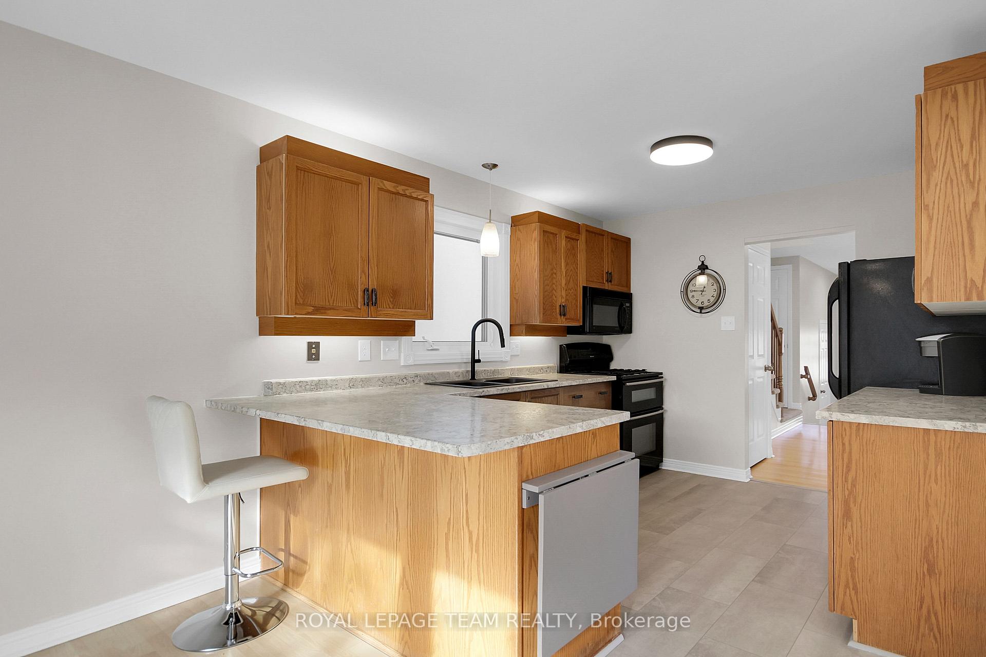 Photo 15 of 56 Forestview Crescent, Ottawa, Westcliffe Estates — HOMEH