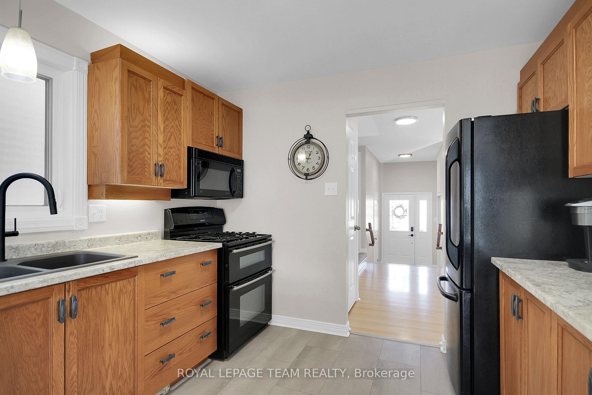 Photo 8 of 56 Forestview Crescent, Ottawa, Westcliffe Estates — HOMEH