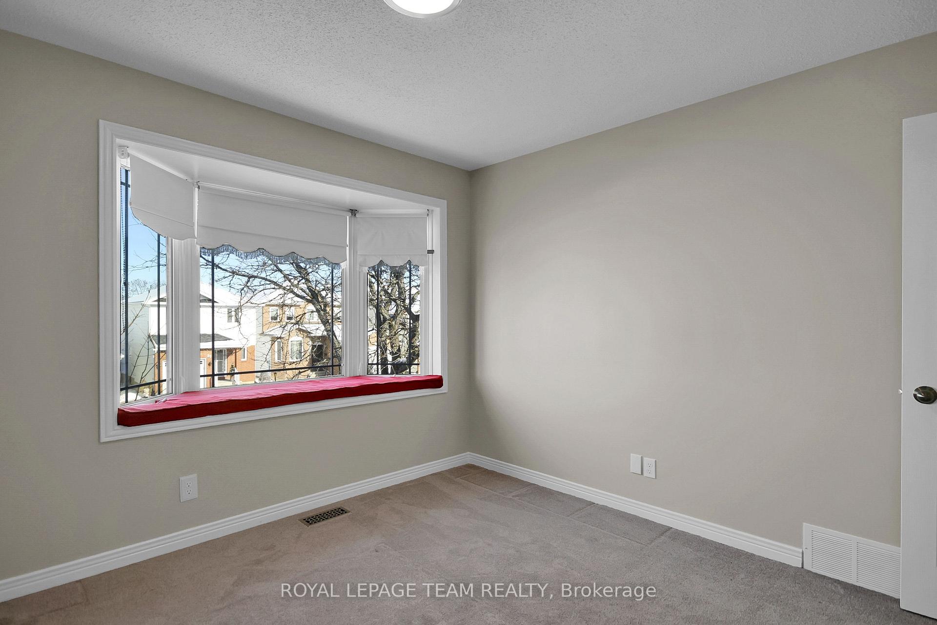 Photo 25 of 56 Forestview Crescent, Ottawa, Westcliffe Estates — HOMEH