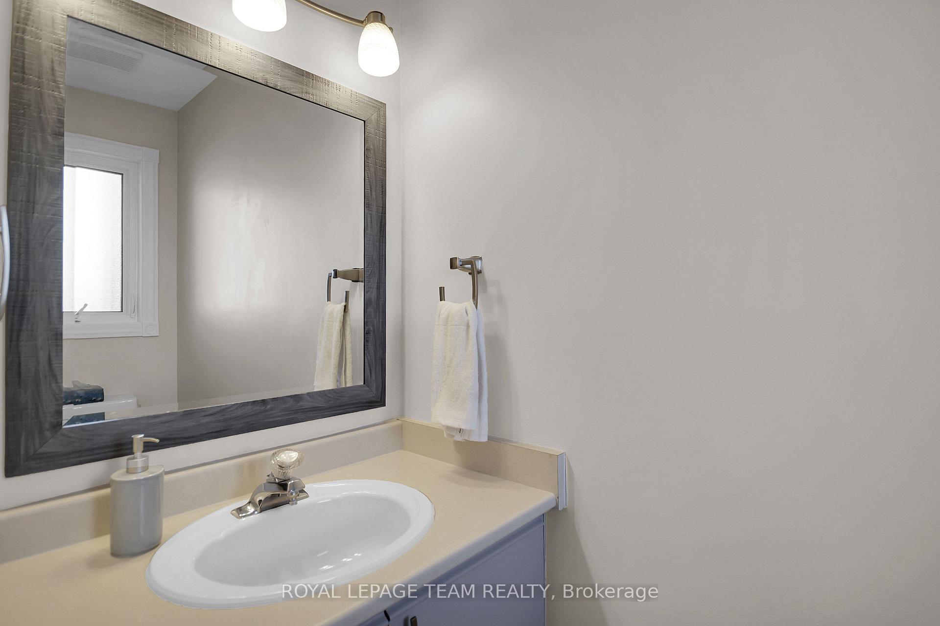 Photo 37 of 56 Forestview Crescent, Ottawa, Westcliffe Estates — HOMEH