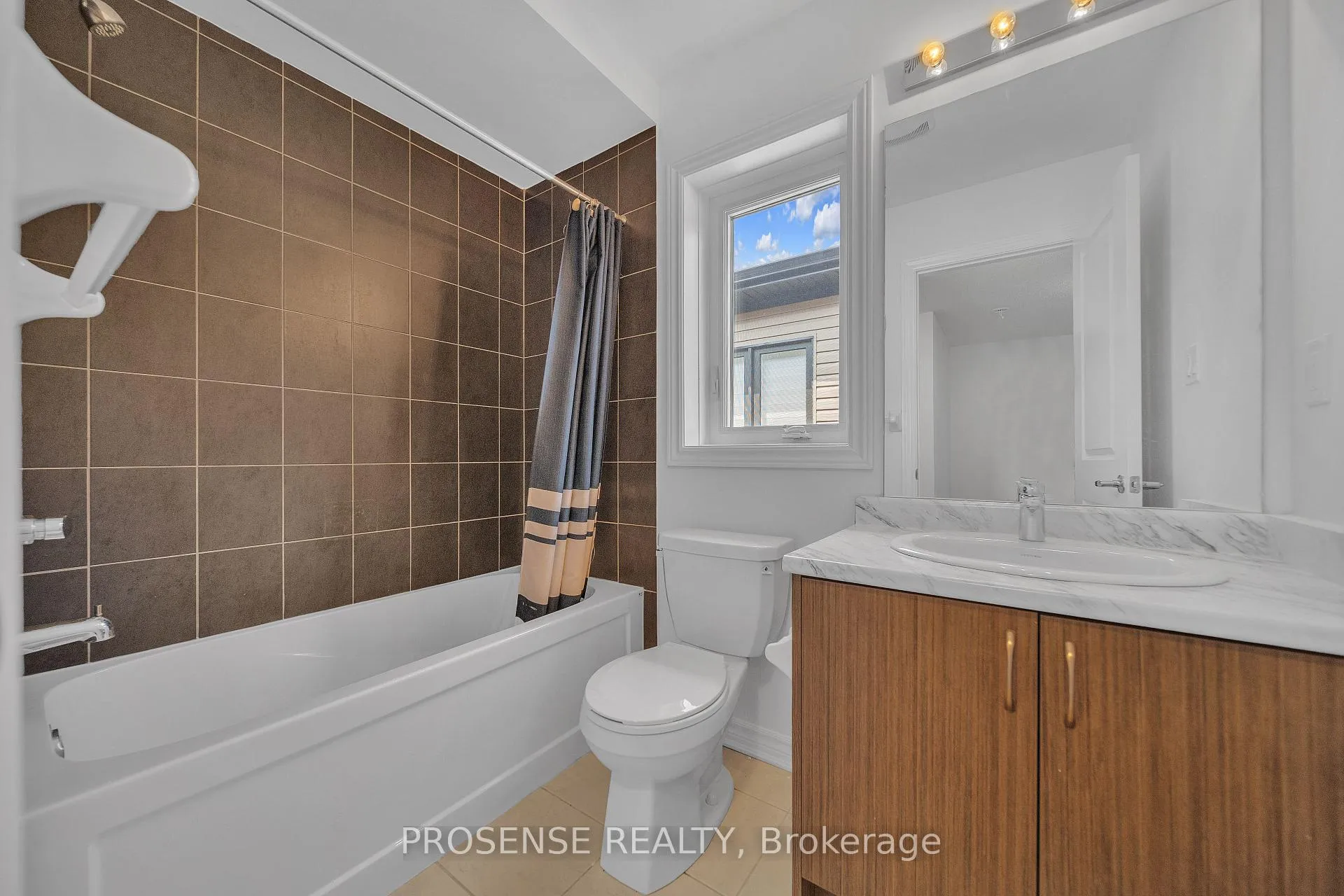 Photo 29 of 47 Eberhardt Drive, Wasaga Beach — HOMEH