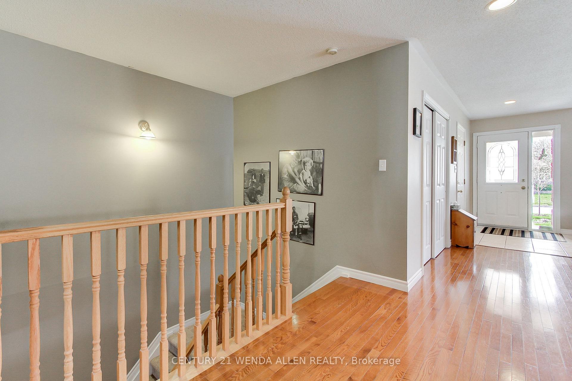 Photo 5 of 11 Low Boulevard, Uxbridge — HOMEH