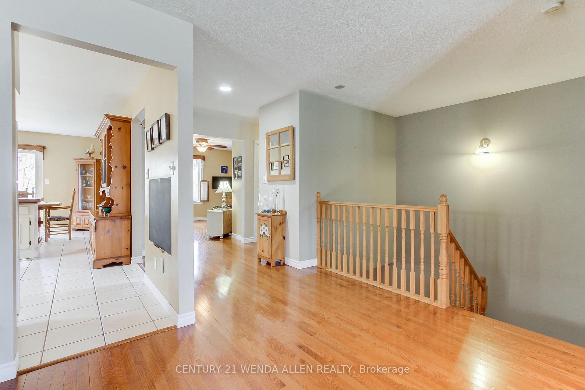Photo 10 of 11 Low Boulevard, Uxbridge — HOMEH