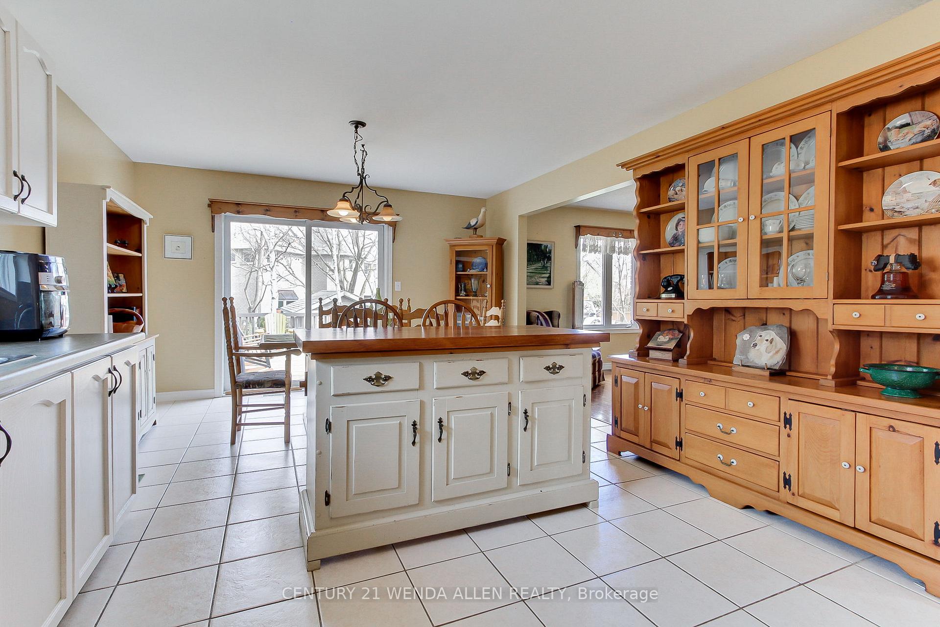 Photo 16 of 11 Low Boulevard, Uxbridge — HOMEH