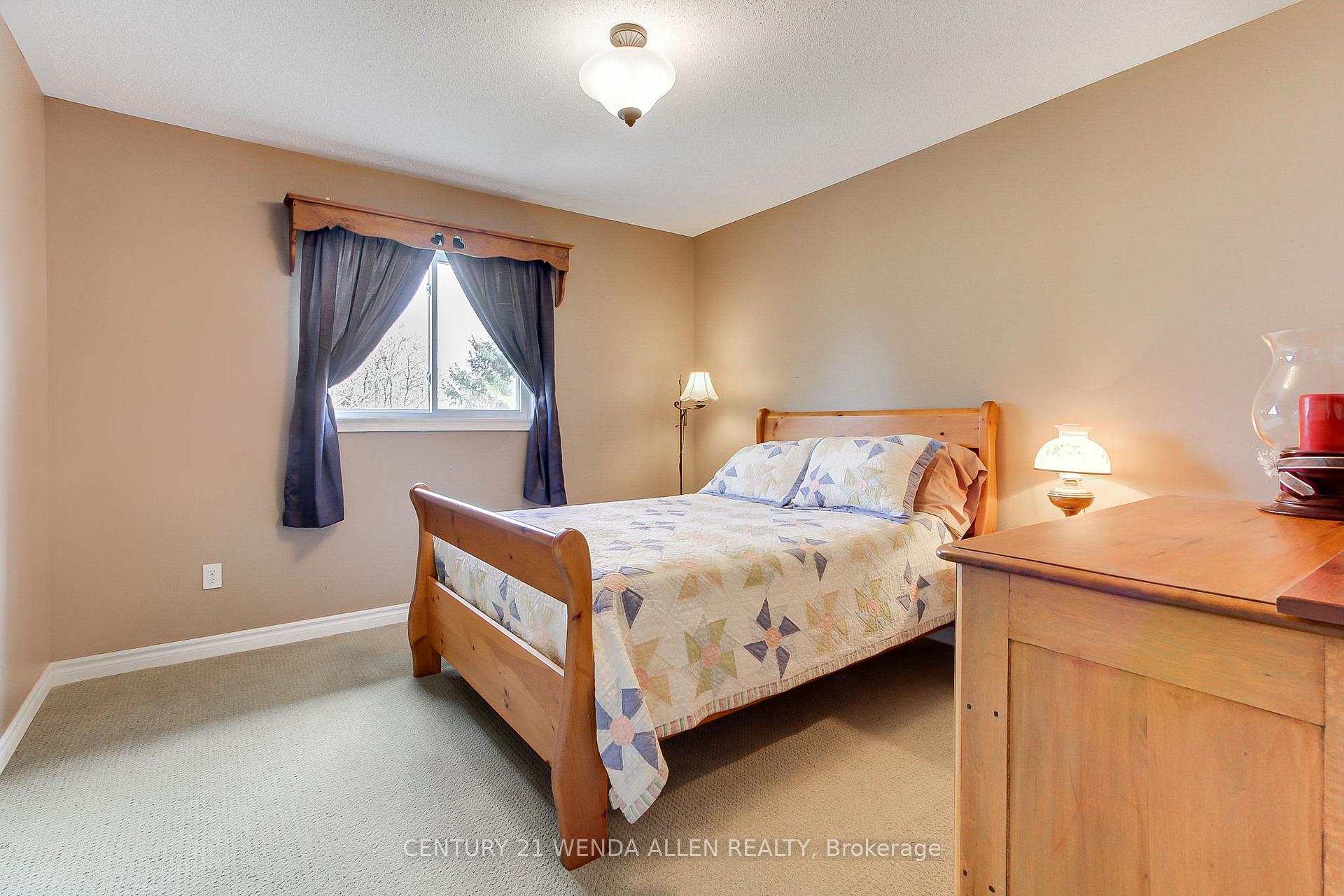 Photo 24 of 11 Low Boulevard, Uxbridge — HOMEH
