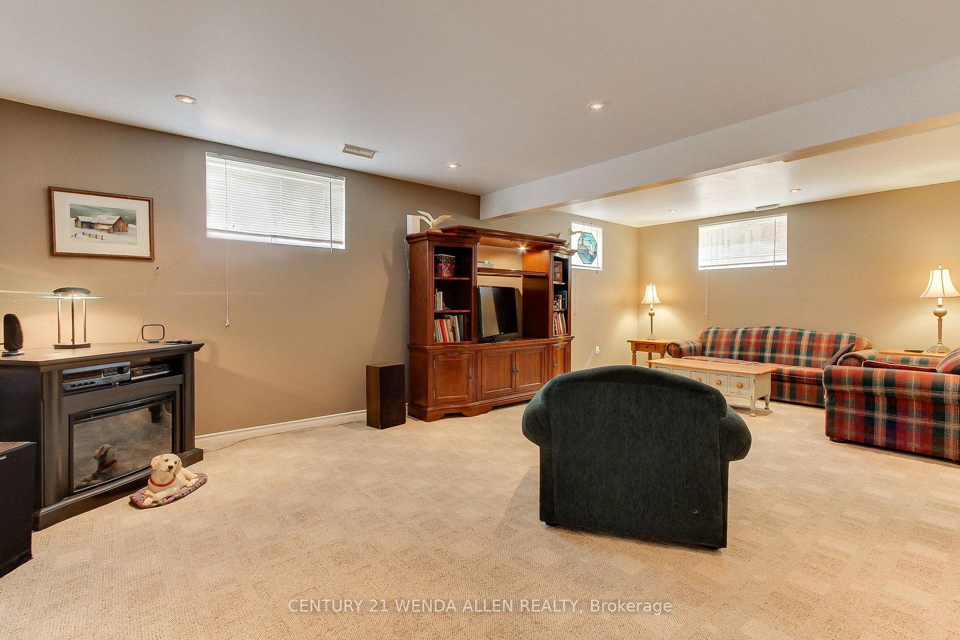 Photo 31 of 11 Low Boulevard, Uxbridge — HOMEH