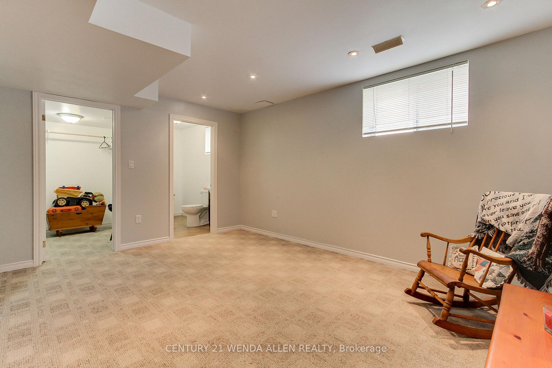 Photo 36 of 11 Low Boulevard, Uxbridge — HOMEH