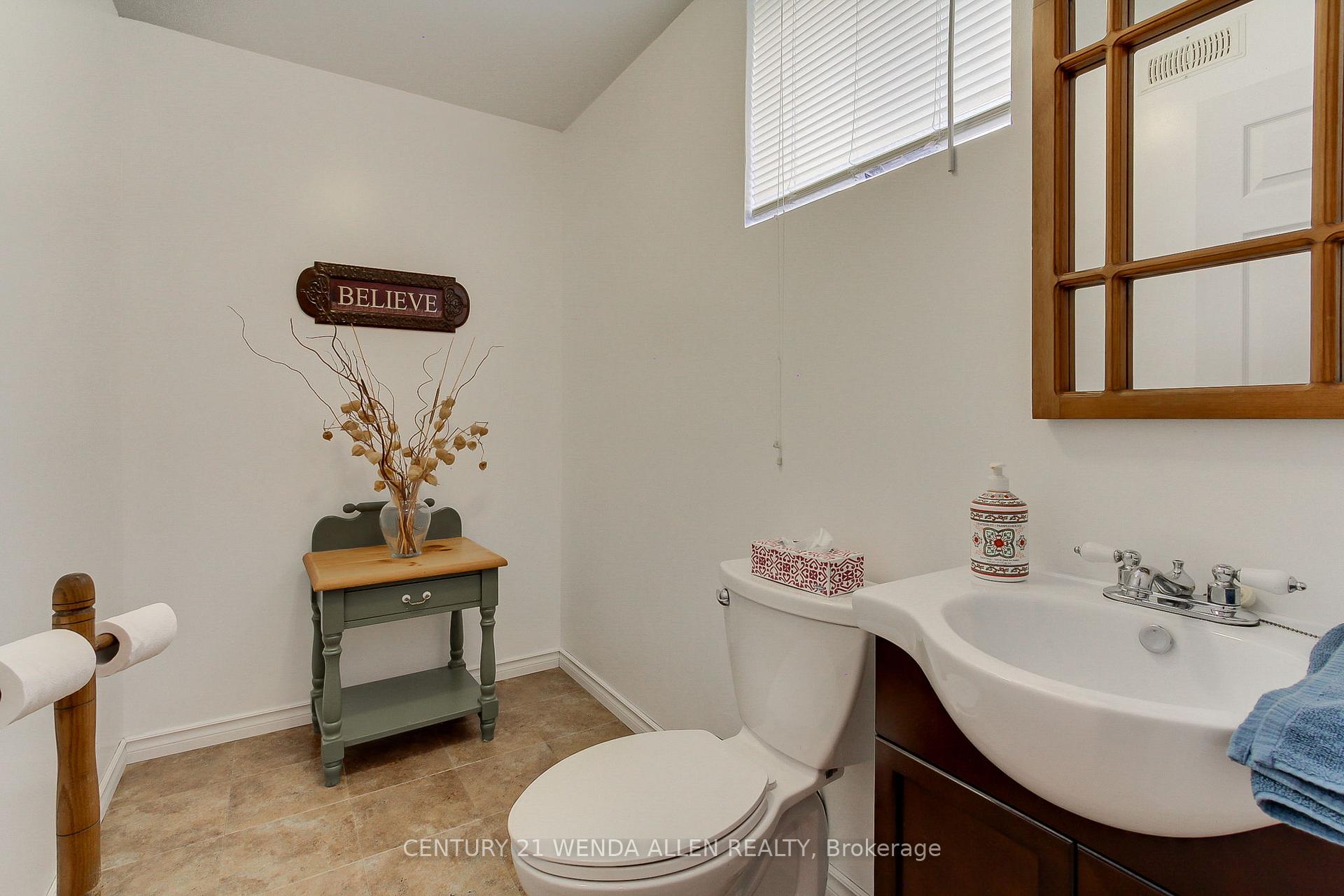 Photo 37 of 11 Low Boulevard, Uxbridge — HOMEH