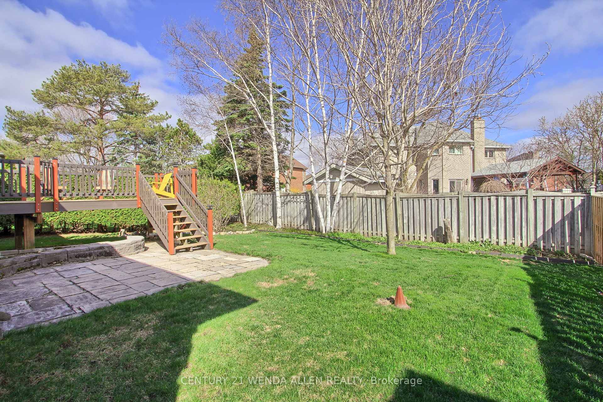 Photo 40 of 11 Low Boulevard, Uxbridge — HOMEH