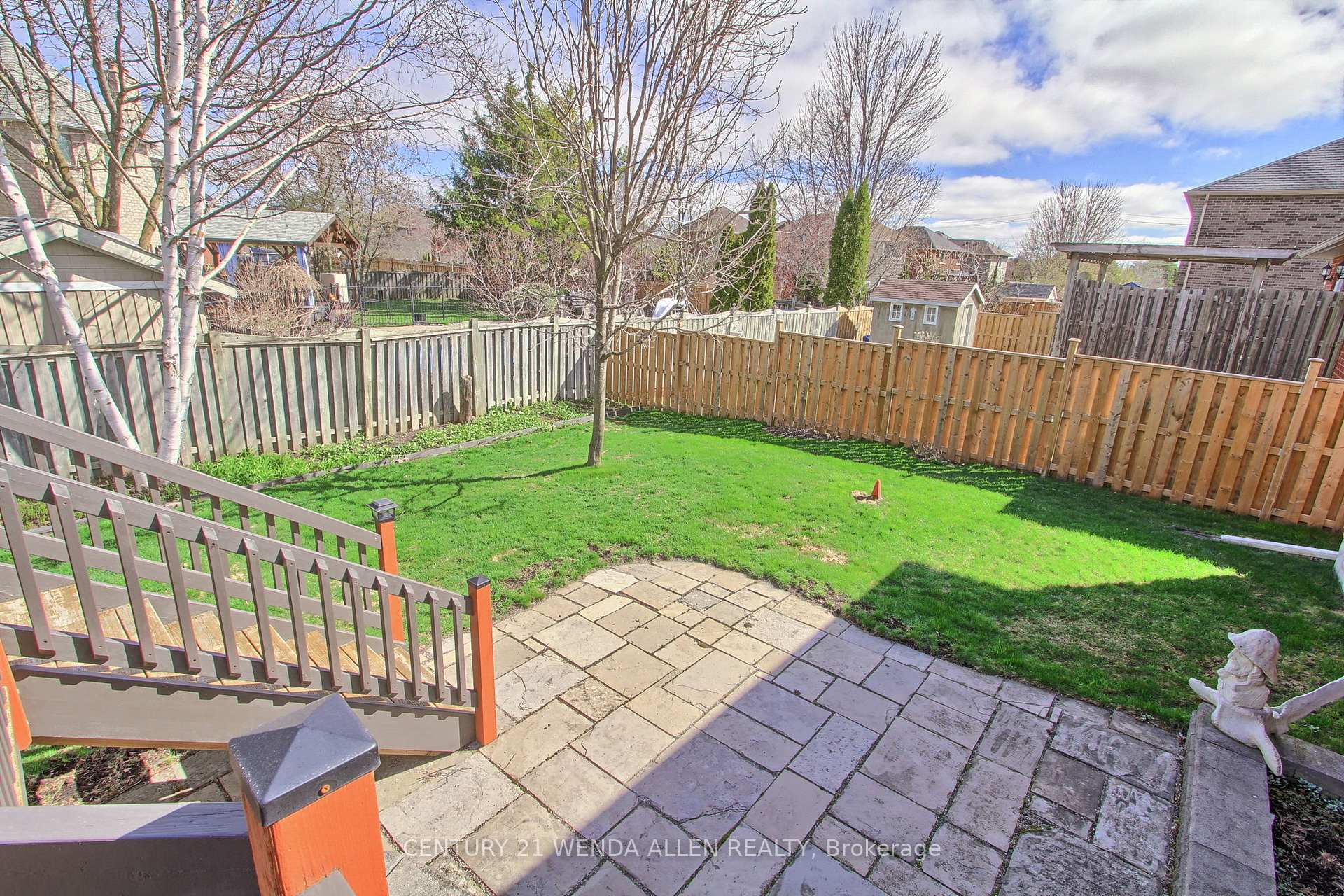 Photo 41 of 11 Low Boulevard, Uxbridge — HOMEH
