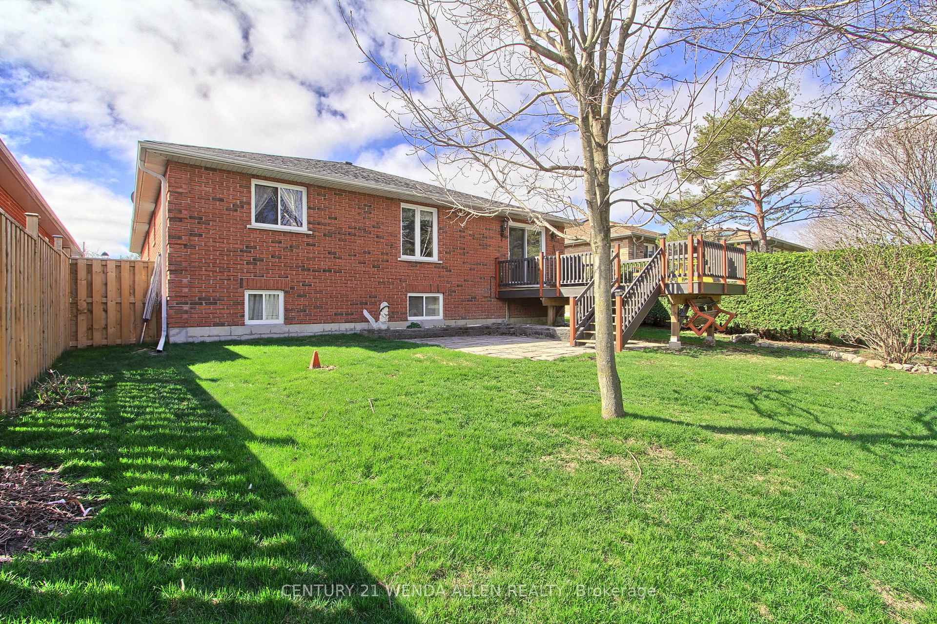 Photo 42 of 11 Low Boulevard, Uxbridge — HOMEH