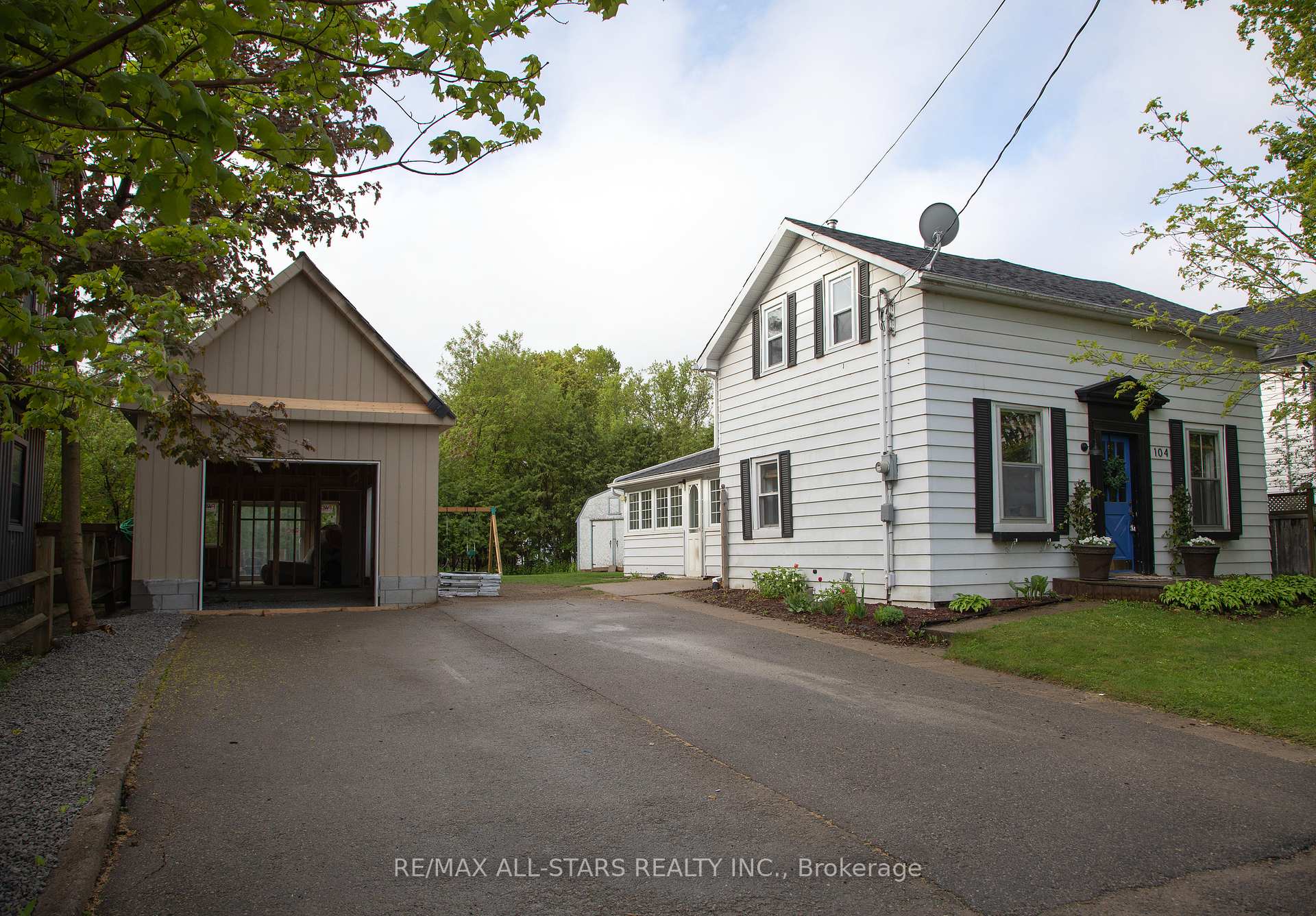 Photo 2 of 104 Mechanic Street, Uxbridge — HOMEH