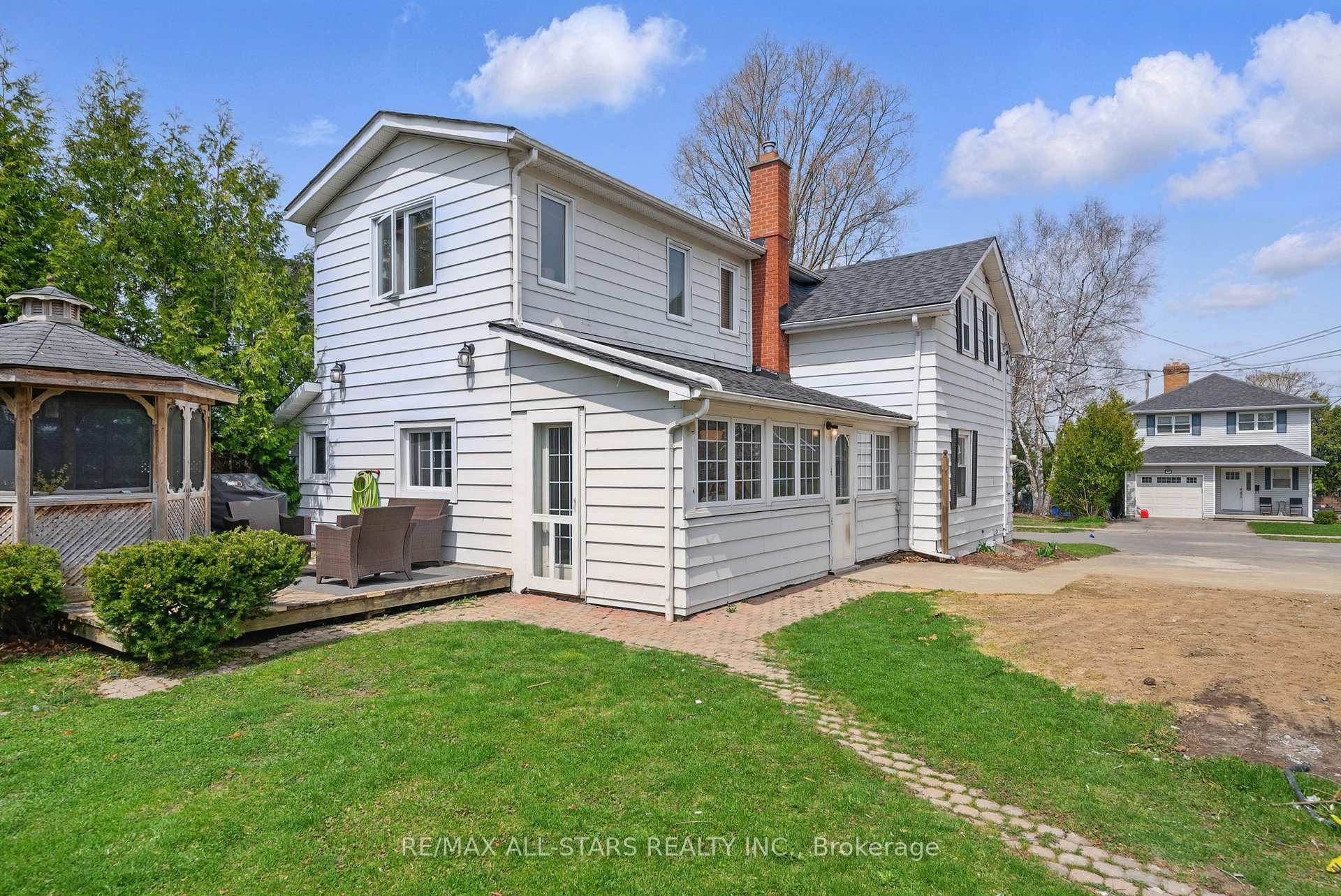 Photo 3 of 104 Mechanic Street, Uxbridge — HOMEH
