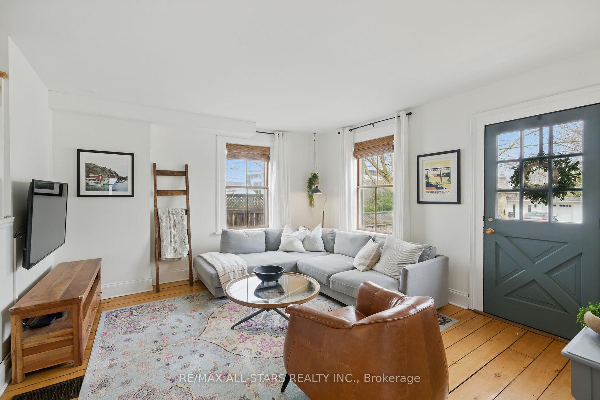 Photo 4 of 104 Mechanic Street, Uxbridge — HOMEH